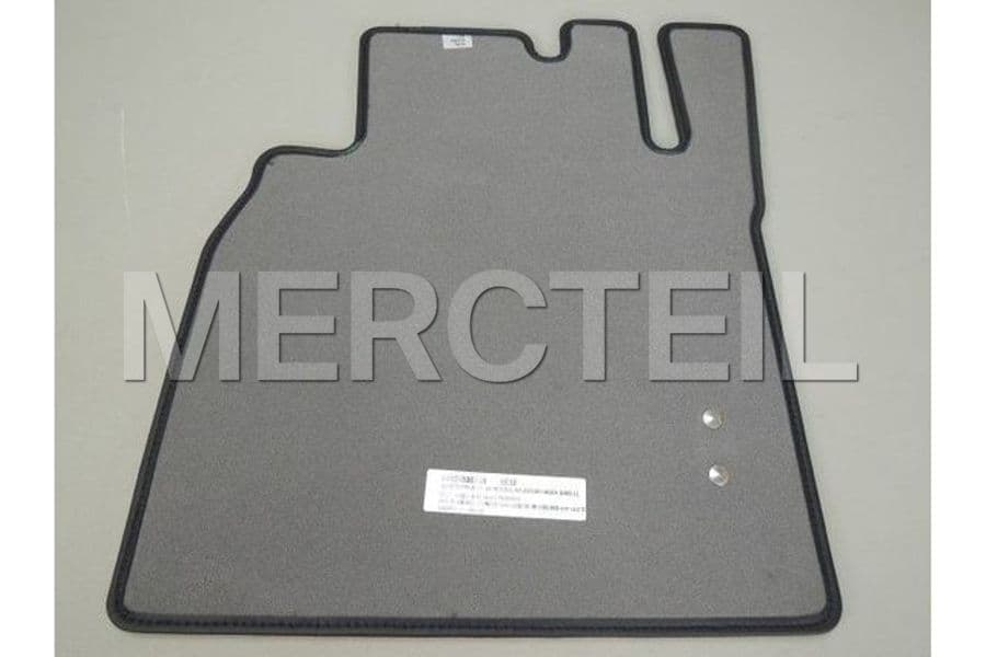 https://mercteil.com/s3/a-46368002489-e-38-mercedes-benz-floor-mat-1629250587778.jpg