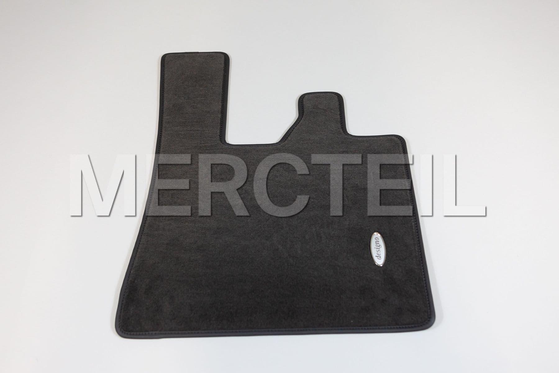 Buy the spare part Mercedes-Benz A46368018489E38 mat 