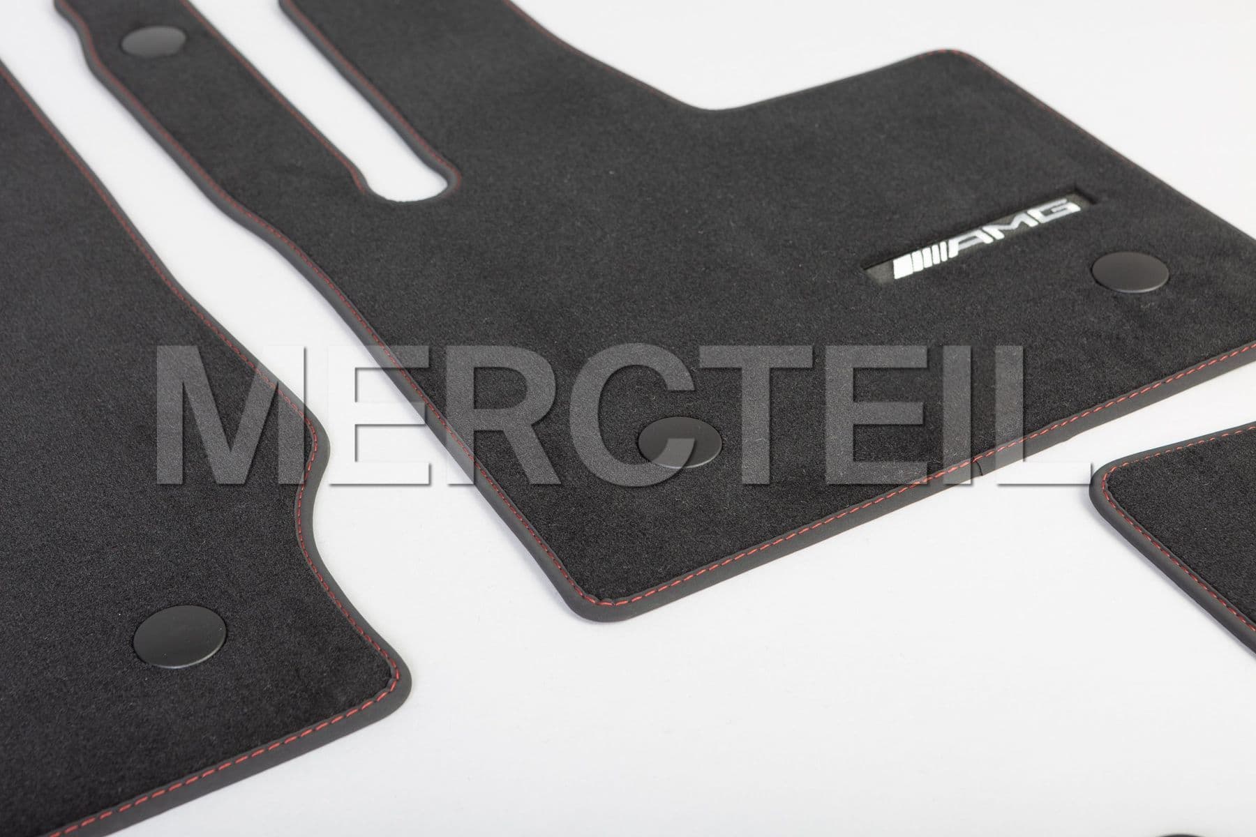 Buy the spare part MercedesBenz A46368492003D16 floor mat