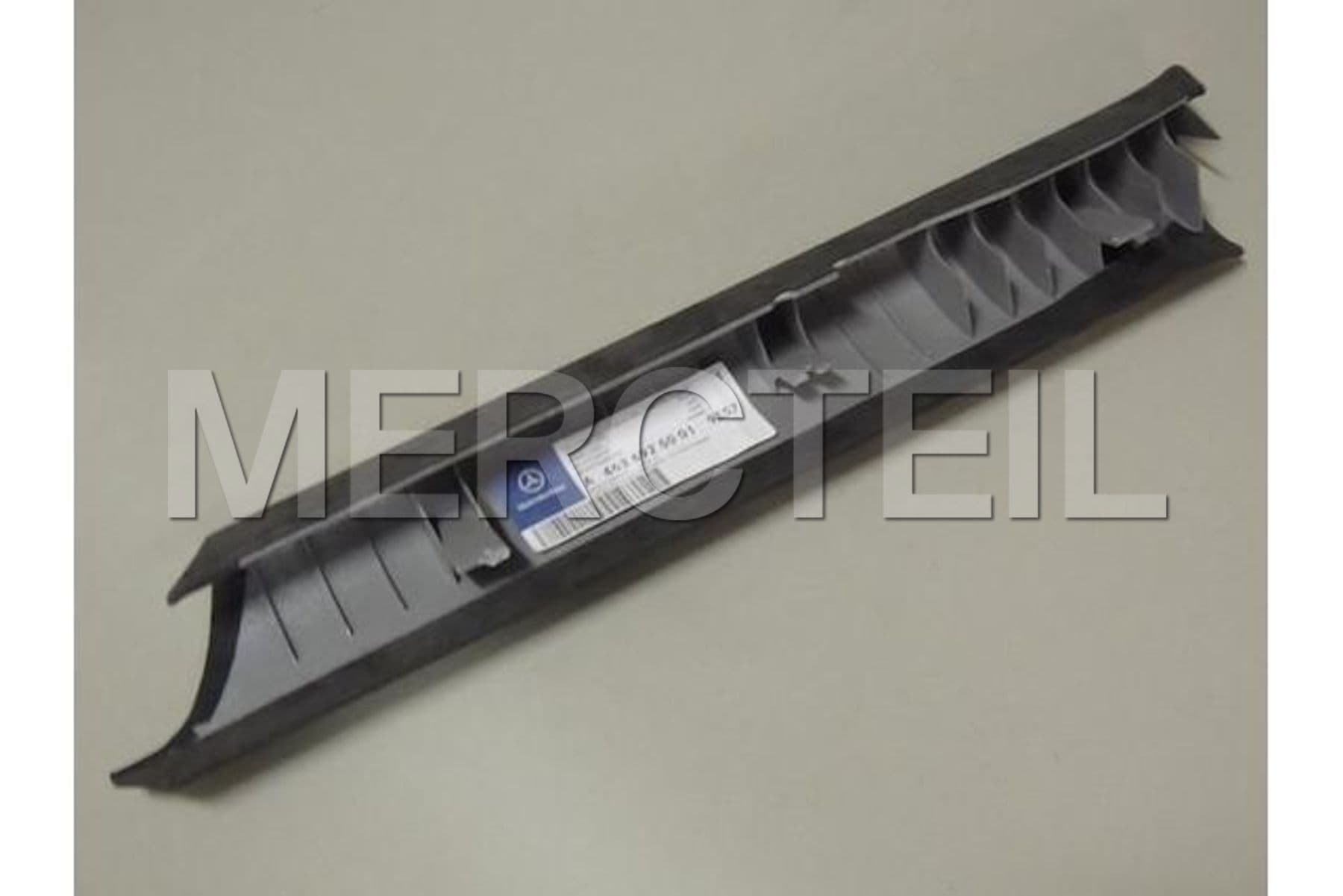 Buy the spare part Mercedes-Benz A46369250019E57 panelling