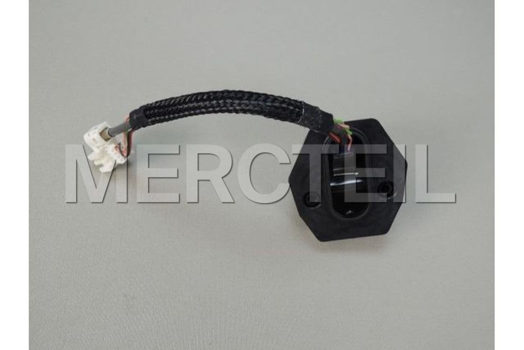 Buy the spare part Mercedes-Benz A46382012599999 housing f camera