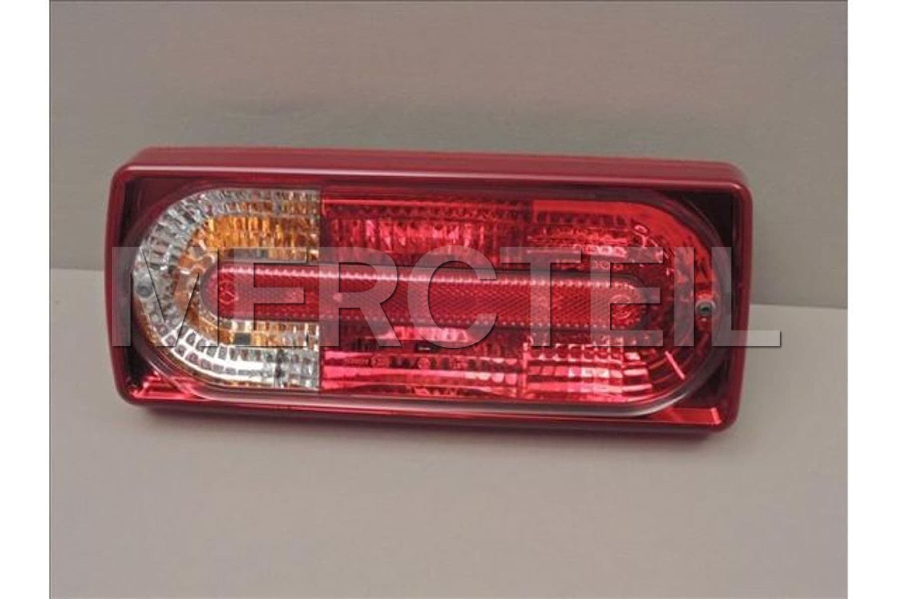 Buy the spare part Mercedes-Benz A4638201964 tail lamp