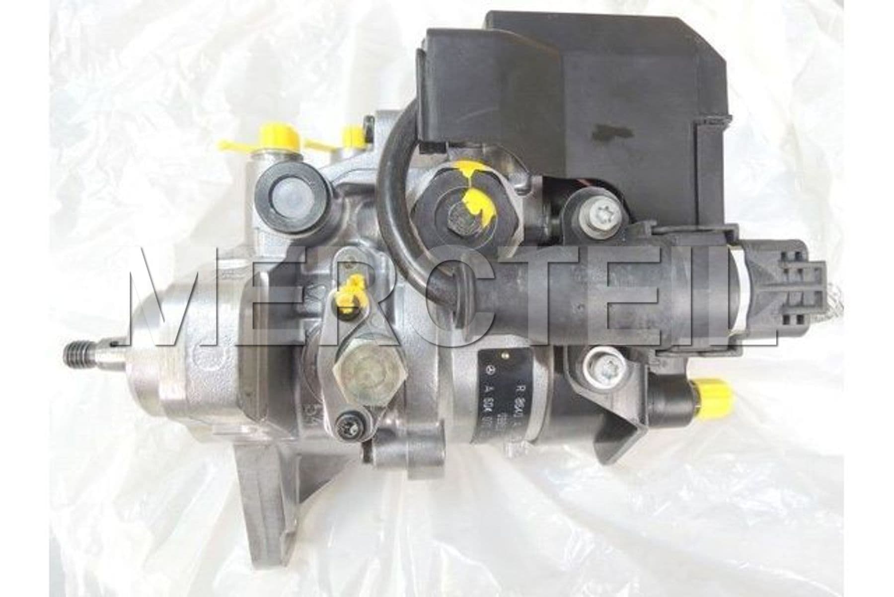 Buy the spare part Mercedes-Benz A6040700201 injection pump