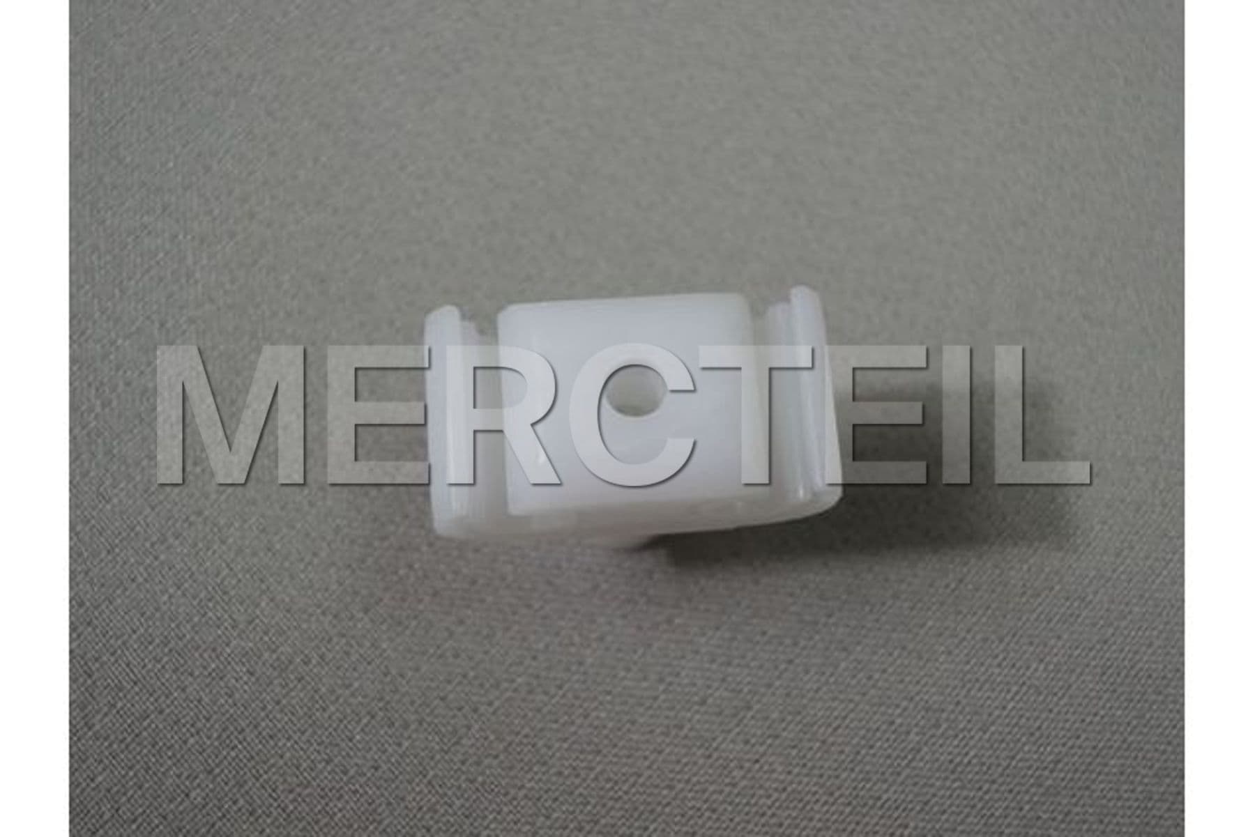 Buy the spare part Mercedes-Benz A6674280840 bracket