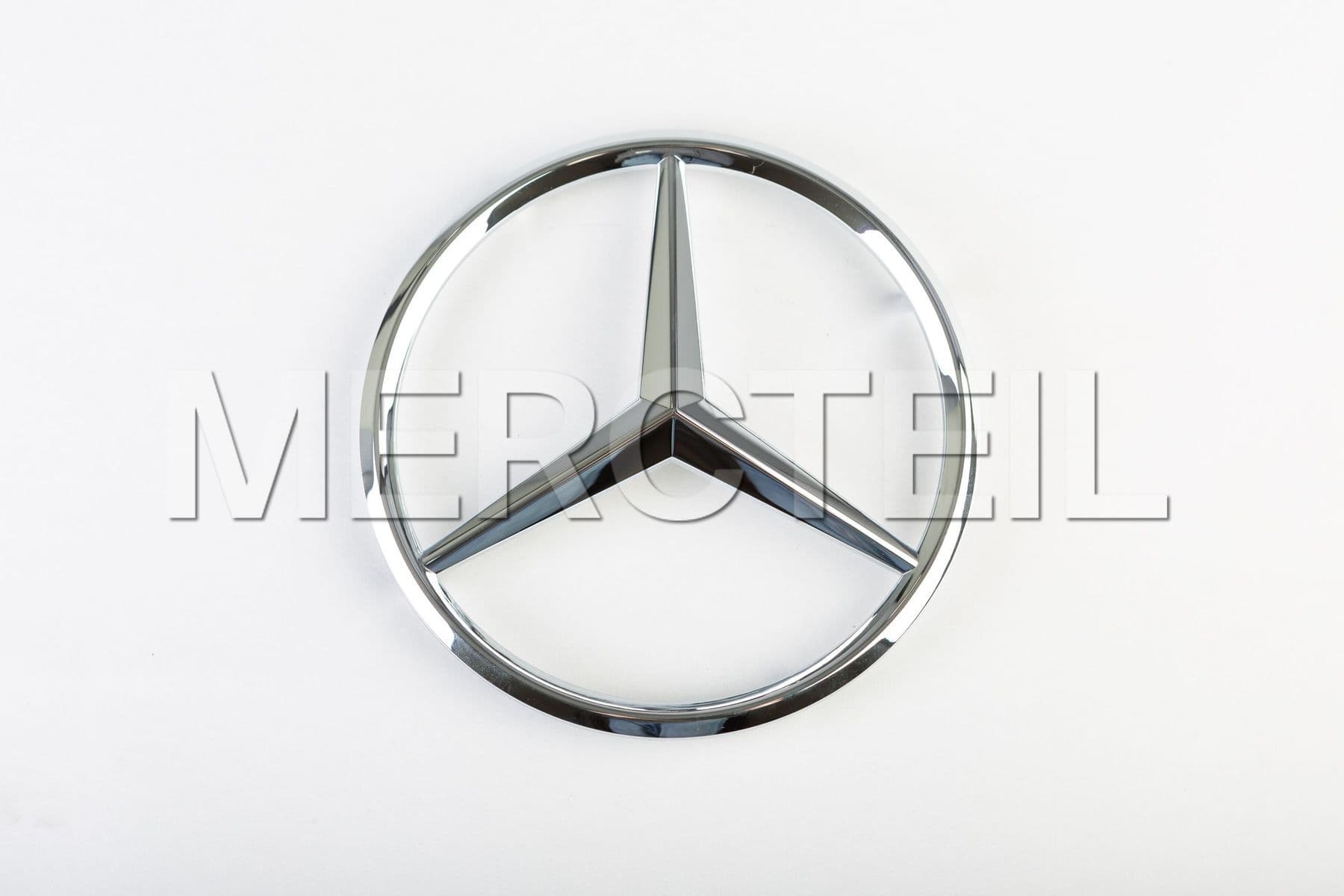 Buy the spare part Mercedes-Benz A9018170816 badge