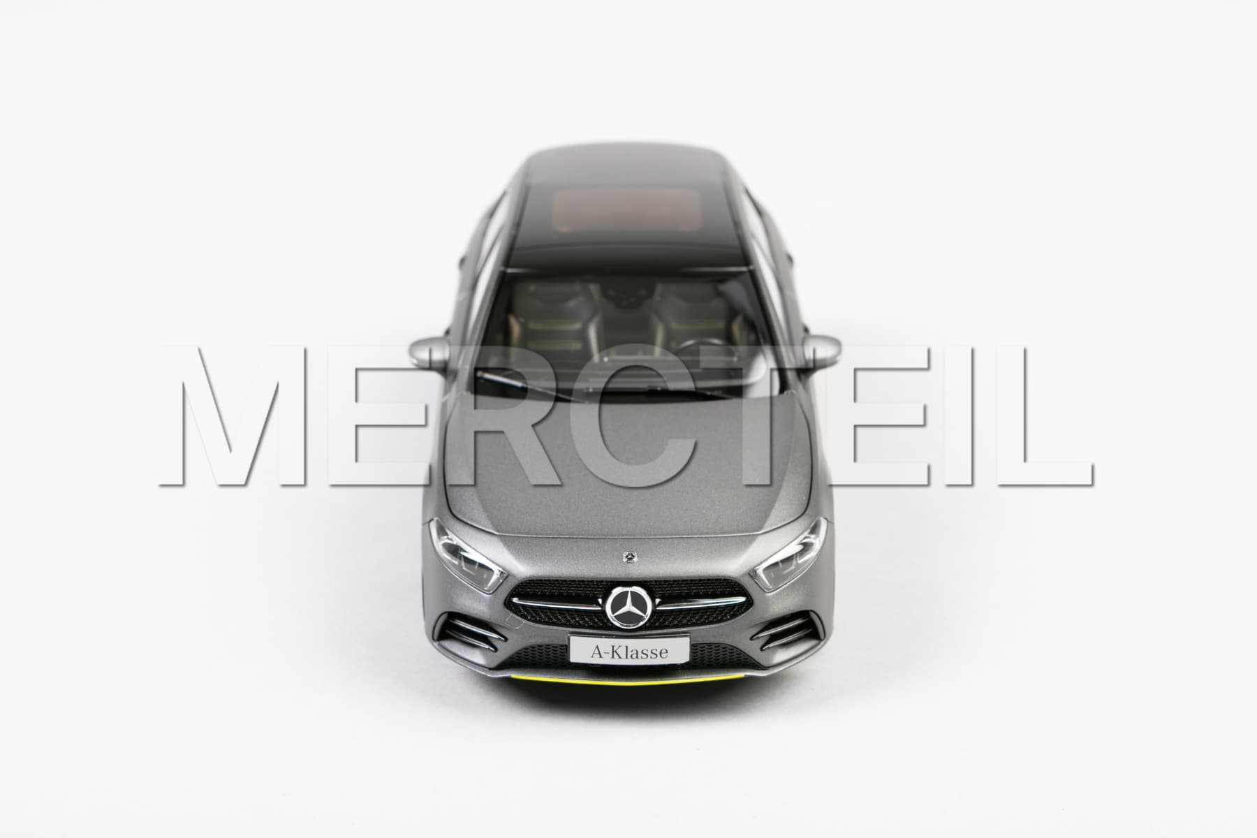 A-Klasse AMG Line Kompaktlimousine 1:18 Modellauto W177 Original Mercedes Benz Collection (Teilenummer: B66960428)