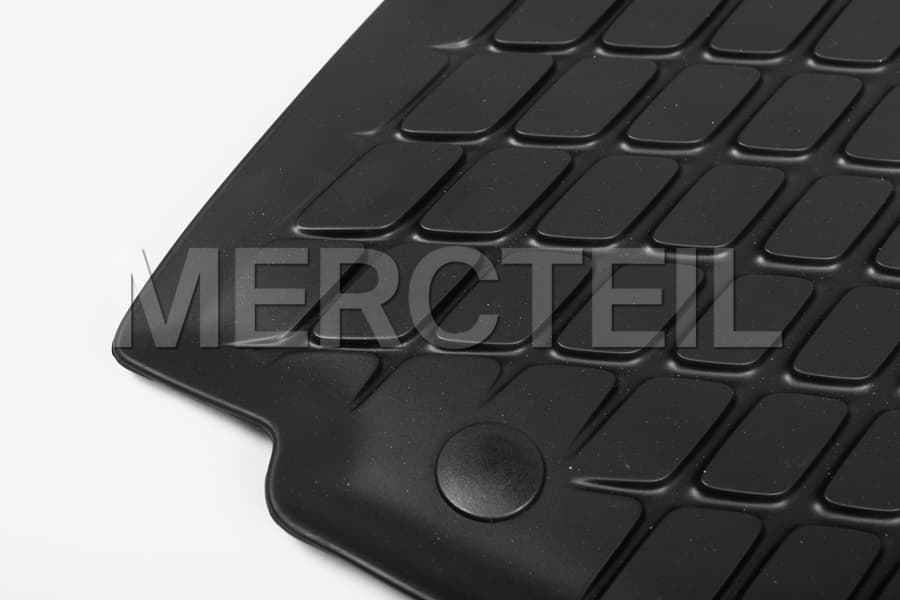 Ganzjahres-Fussmattensatz fuer GLC XC253 EQC N293 LHD Original 