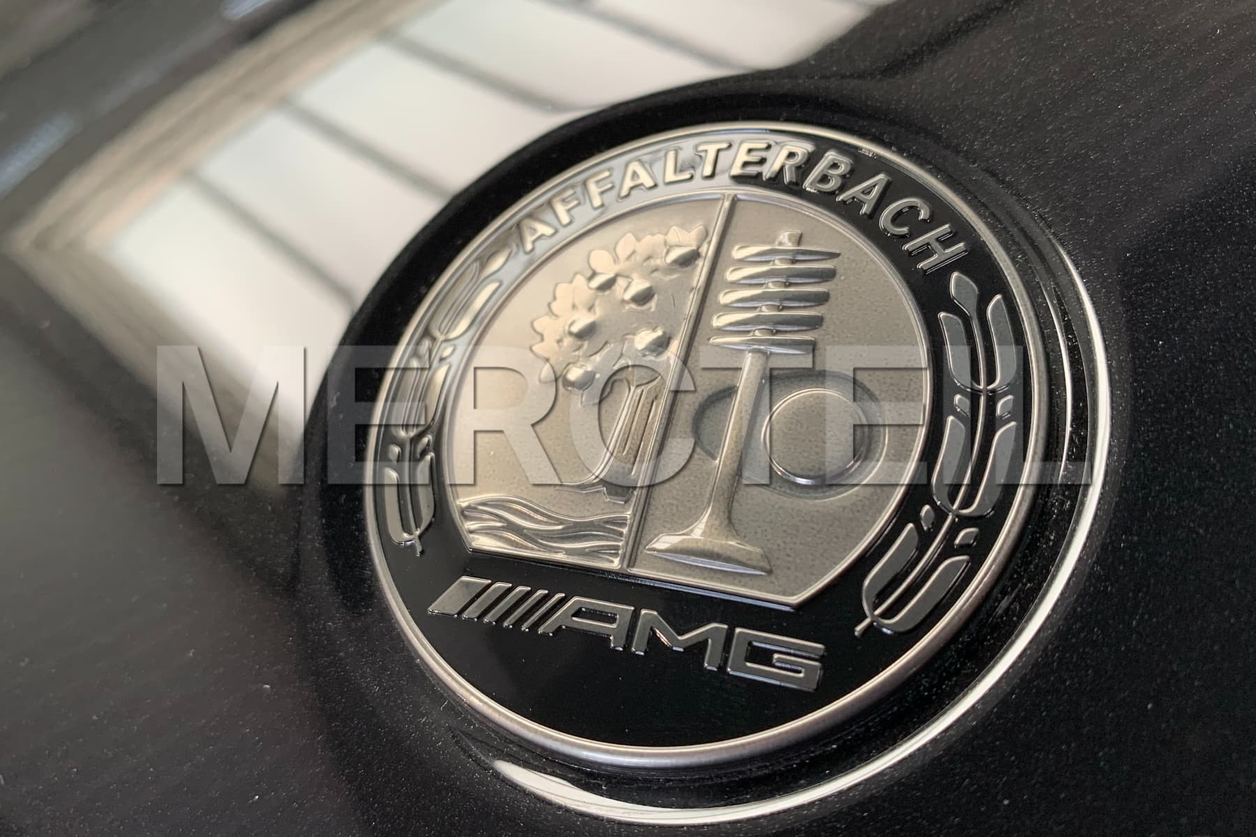 AMG Affalterbach Emblem Dunkelchrom Frontstoßstange Motorhaubenzeichen Original Mercedes-AMG A0008177109