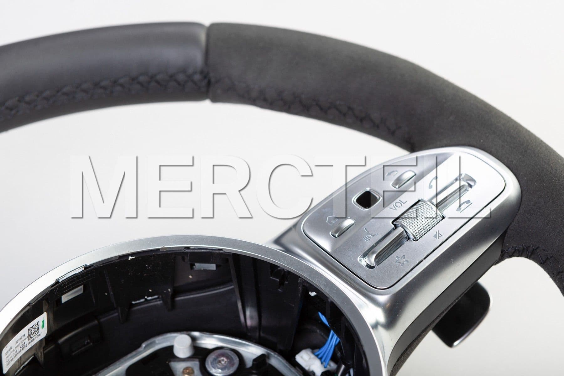 AMG Black Leather Alcántara Steering Wheel Genuine Mercedes-AMG (Part number: 00046048099E38)