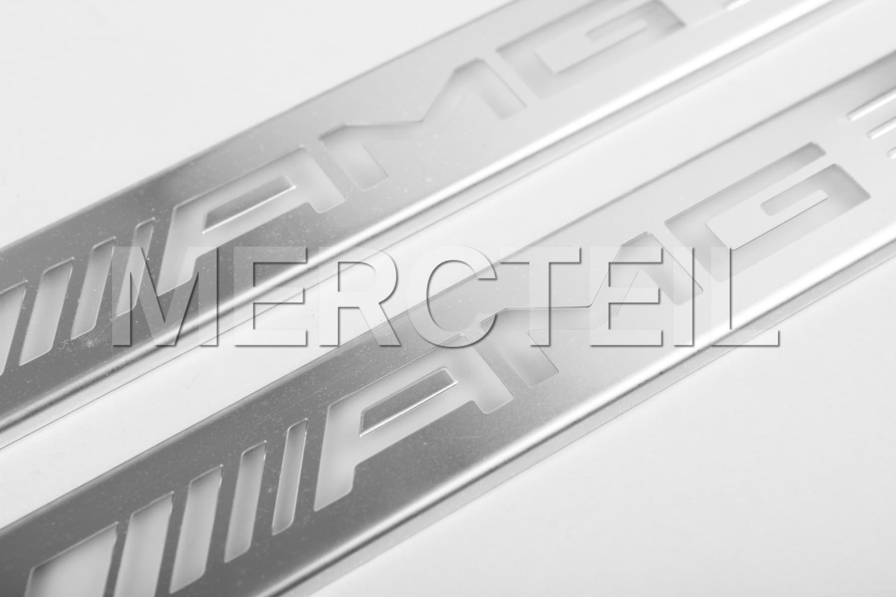 AMG Silberne Austauschbare Abdeckungen für Beleuchtete Hintere Türschweller Original Mercedes-AMG A1676805811