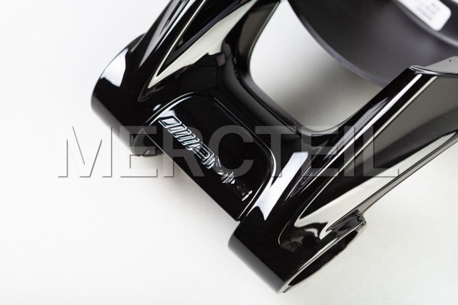 amg-gt-night-package-steering-  