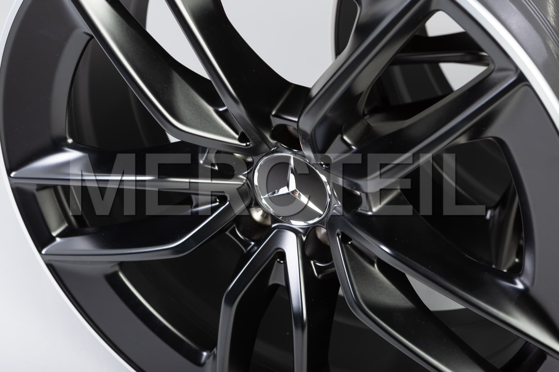 AMG GT Rim Set 5 Double Spoke Black Matte 19 Inch X290 Genuine Mercedes AMG (part number: A29040103007X71)
