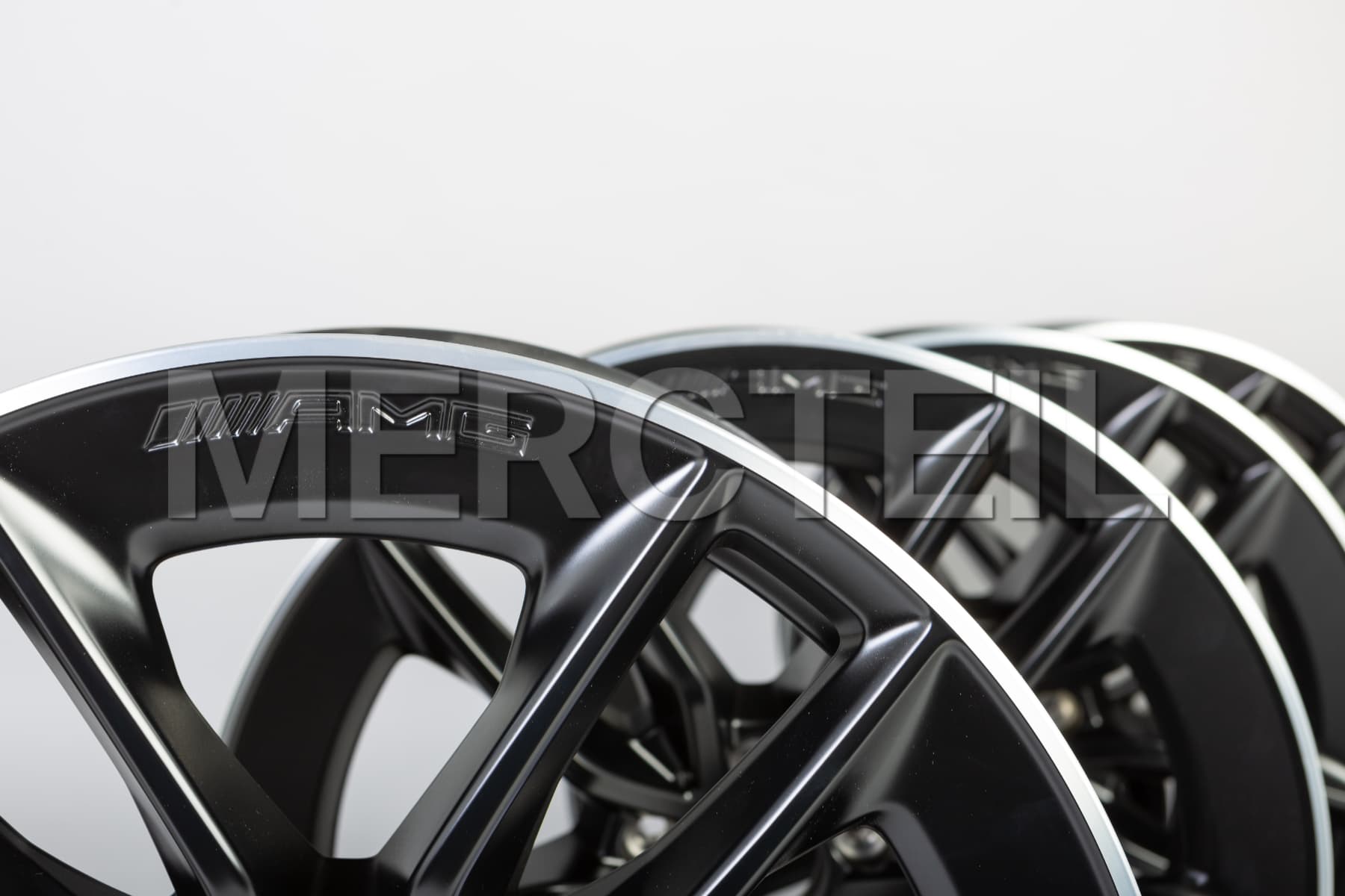 AMG GT Rim Set 5 Double Spoke Black Matte 19 Inch X290 Genuine Mercedes AMG (part number: A29040102007X71)