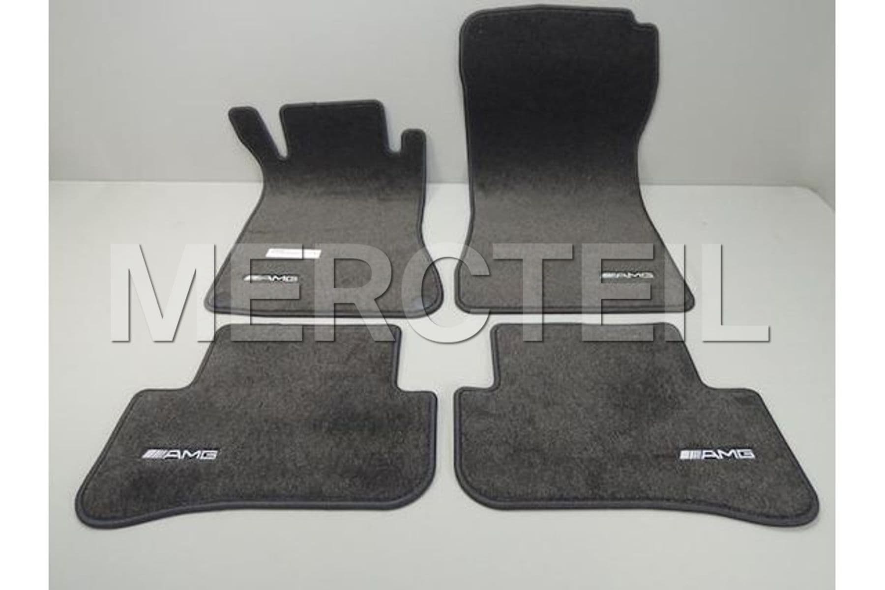 Buy the spare part Mercedes-Benz B66037004 floor mats