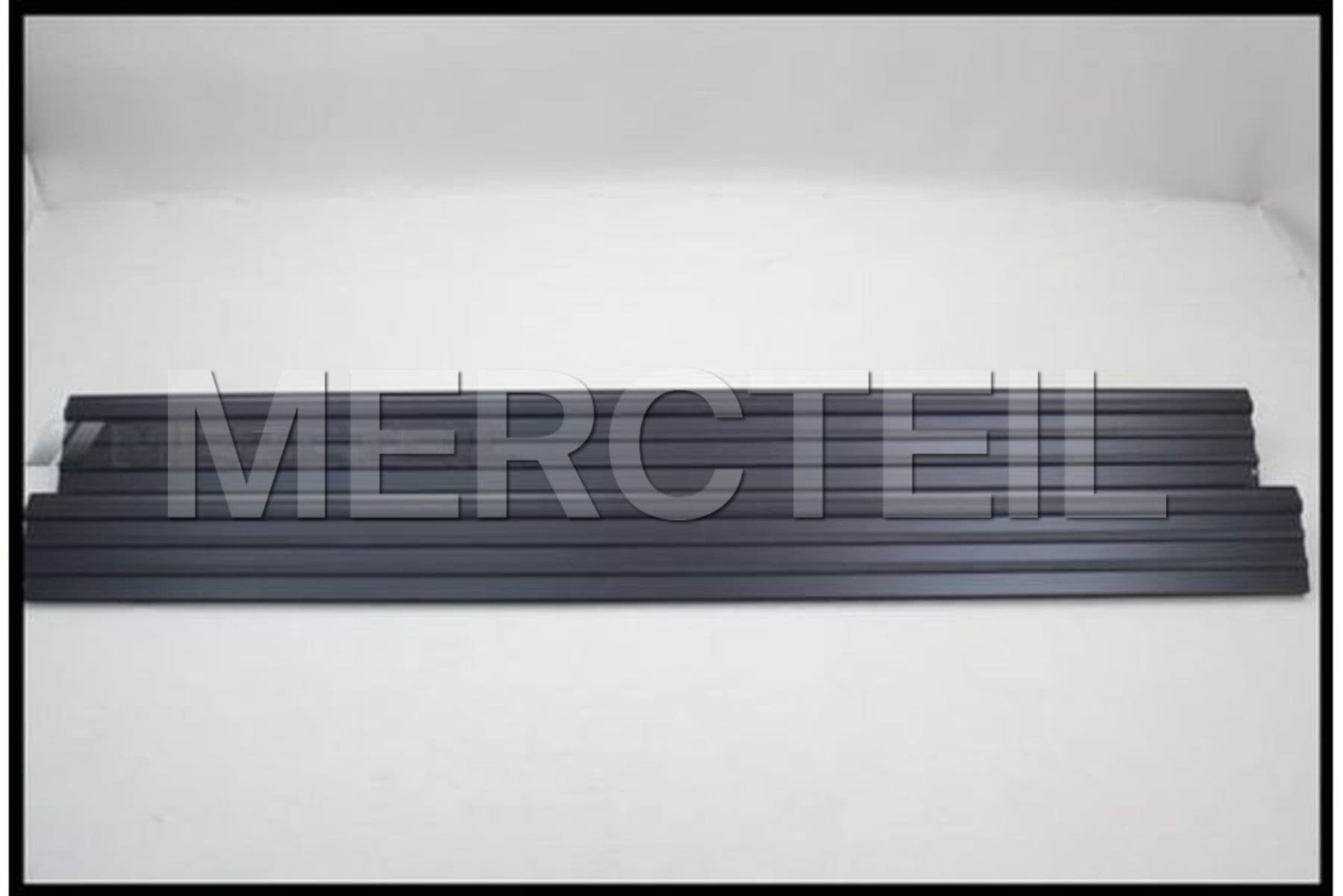 B668801167X36 MERCEDES-BENZ BLACK RUNNING BOARDS W463