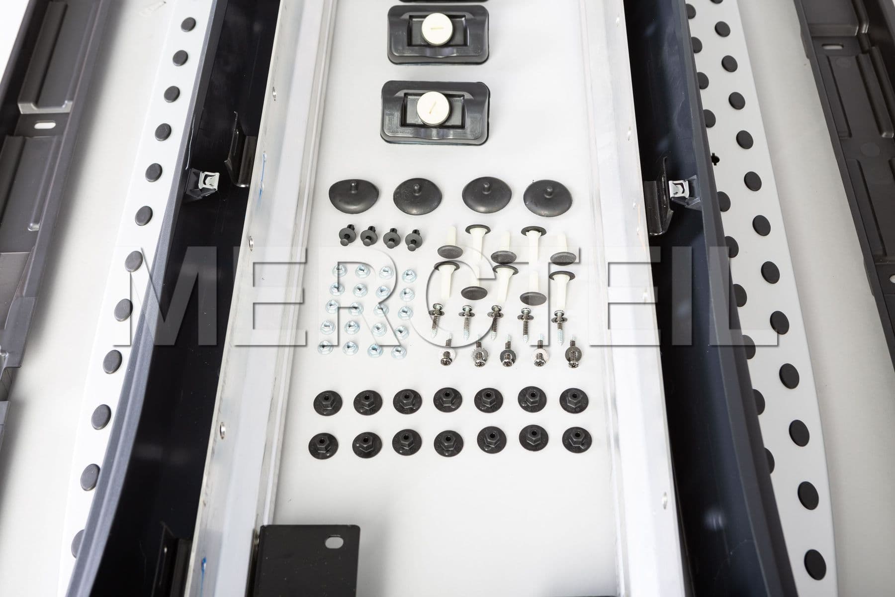 Buy the spare part Mercedes-Benz B66880630 running boards x 164 