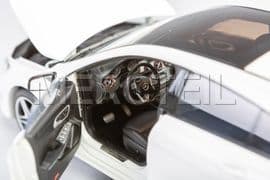 B66960350 MERCEDES-BENZ CLA SHOOTING