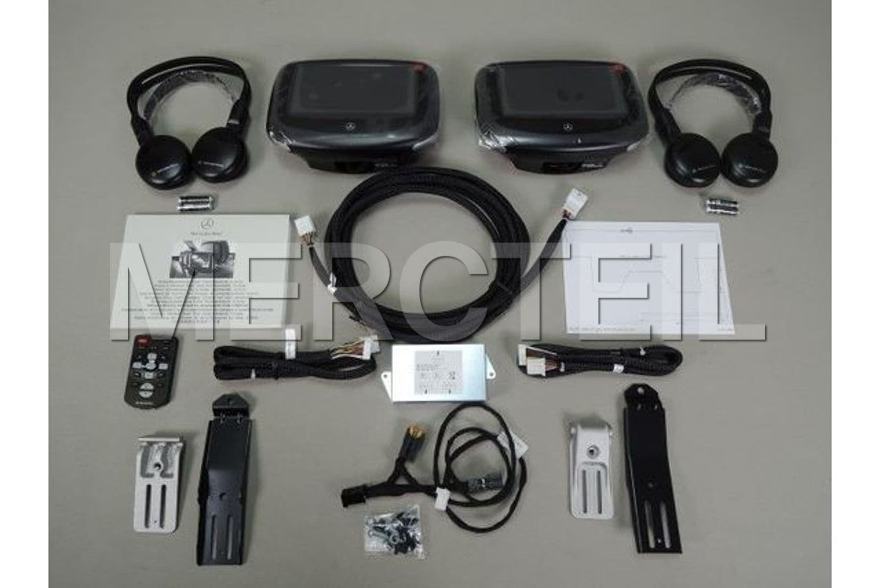 Buy the spare part Mercedes-Benz B67827058 rear seat entertainment s