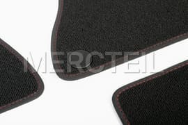 Schwarze AMG Fußmatten mit Roten Nähten Original Mercedes-AMG (Teilenummer: A17668068013D16)
