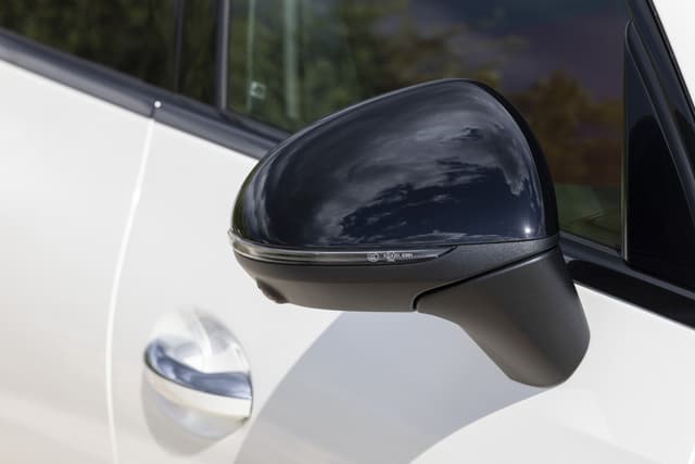 Schwarzes Spiegelkappenset für GLC Class SUV & GLC Coupe X/C254 Original Mercedes Benz (Teilenummer: A09981035029040)