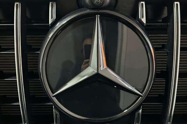 Black Radiator Grill Star Emblem Badge Genuine Mercedes Benz (part number: 	
A00081777029197)