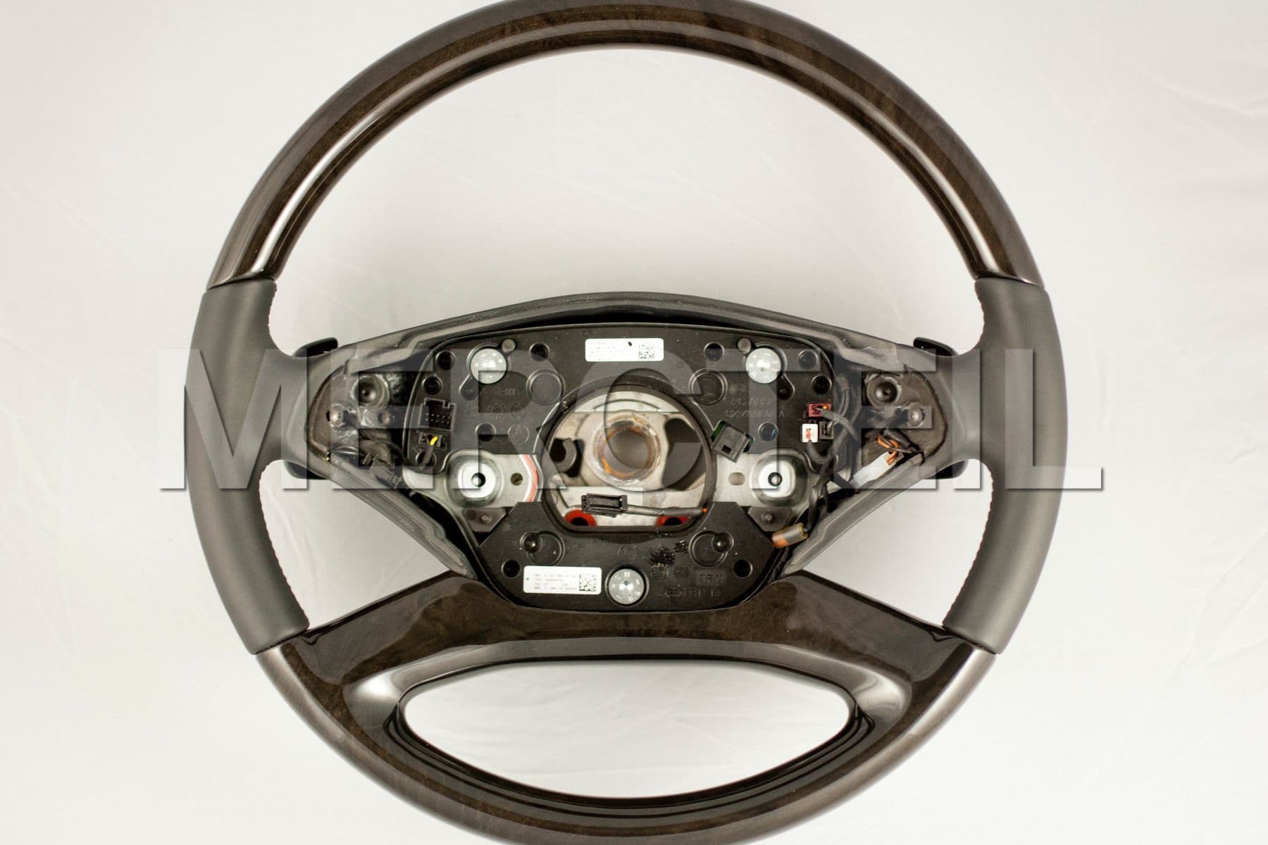 Steering Wheel With Ash Black Trims; A22146001189E38, A2214600118.