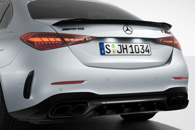 AMG spoiler lip in high-gloss black