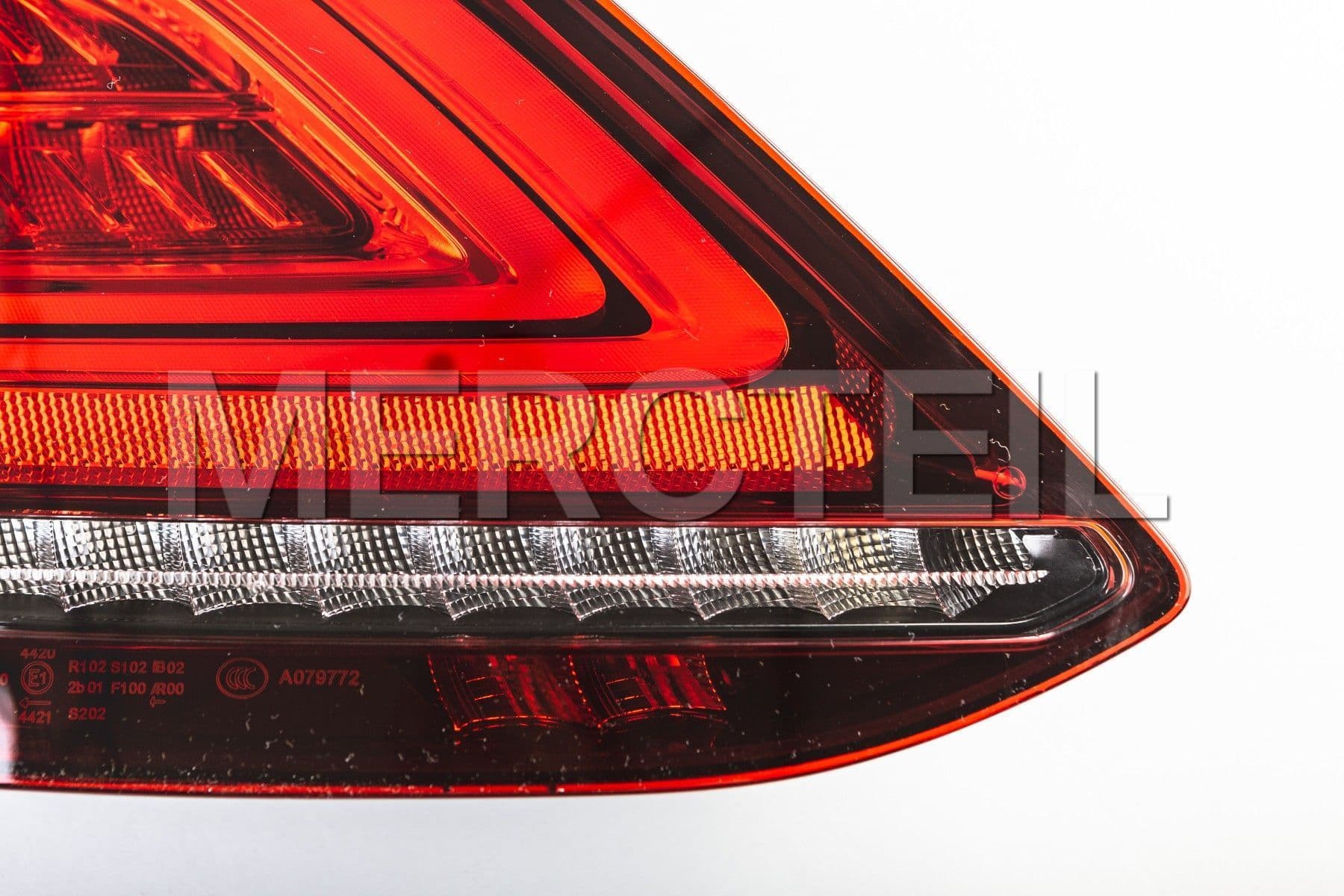 C Class Tail Lights Facelift W205 Genuine Mercedes Benz (part number: A2059064603)