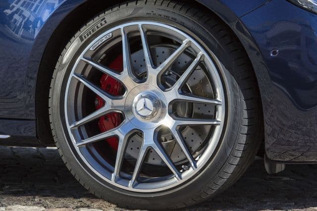 E63 AMG Red Brake System for E-Class in the blue car.