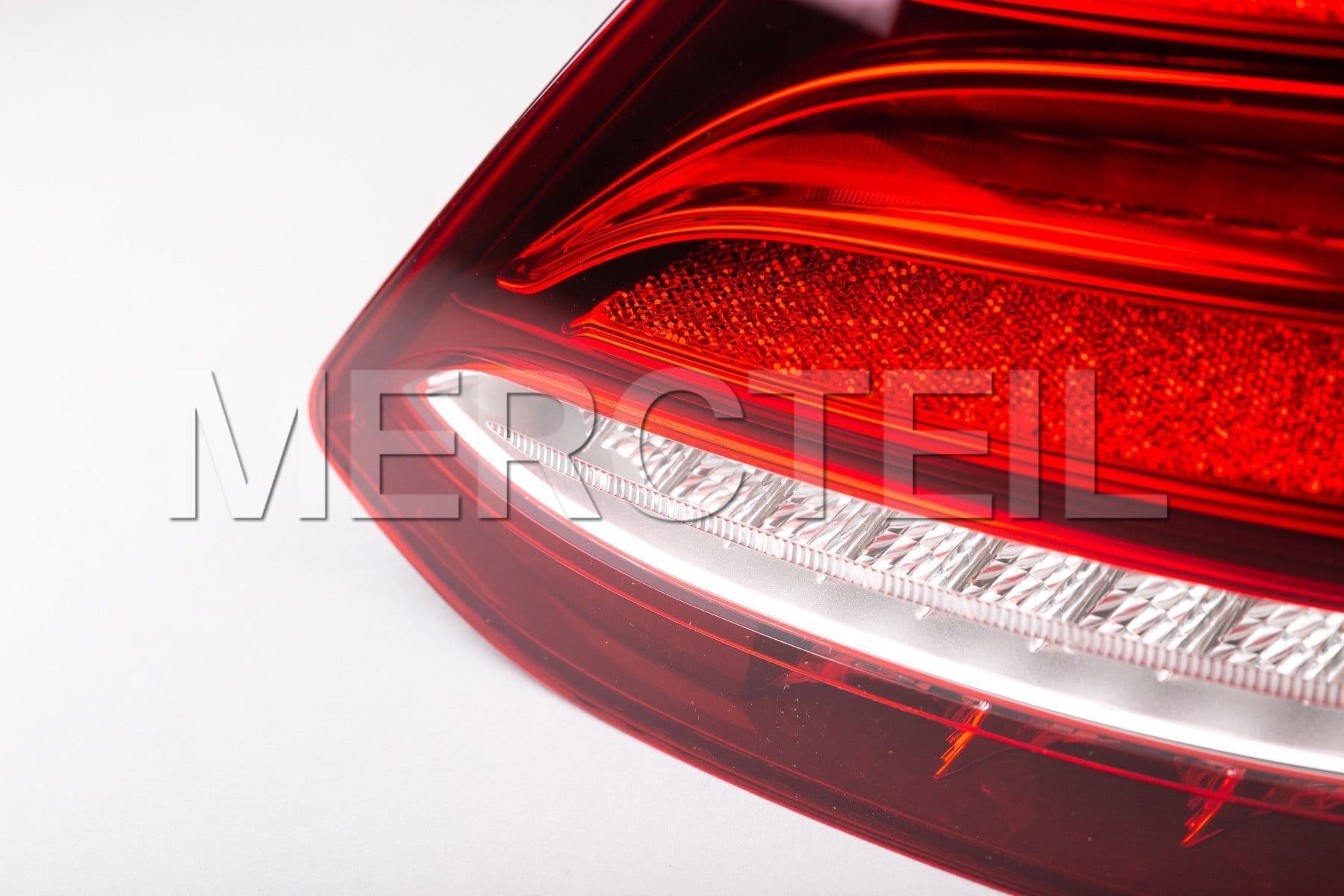 E Class Diamond Dust Tail Lamps W213 Genuine Mercedes Benz (part number: A2139067800)