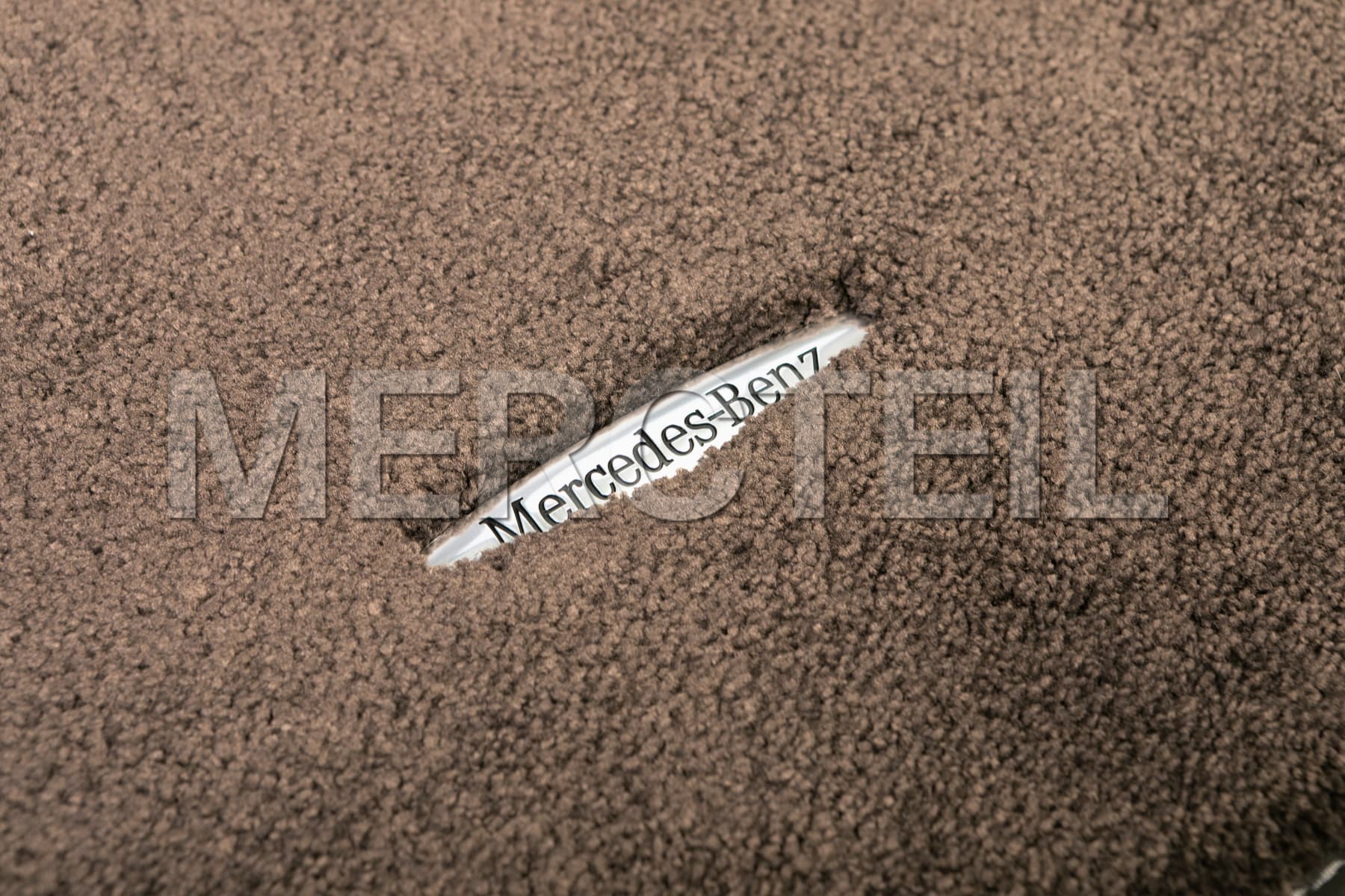 E-Klasse Exklusiv Velour Fußmatten Espressobraun Hochflor 213 Original Mercedes-Benz (Teilenummer: A21368018068U72)