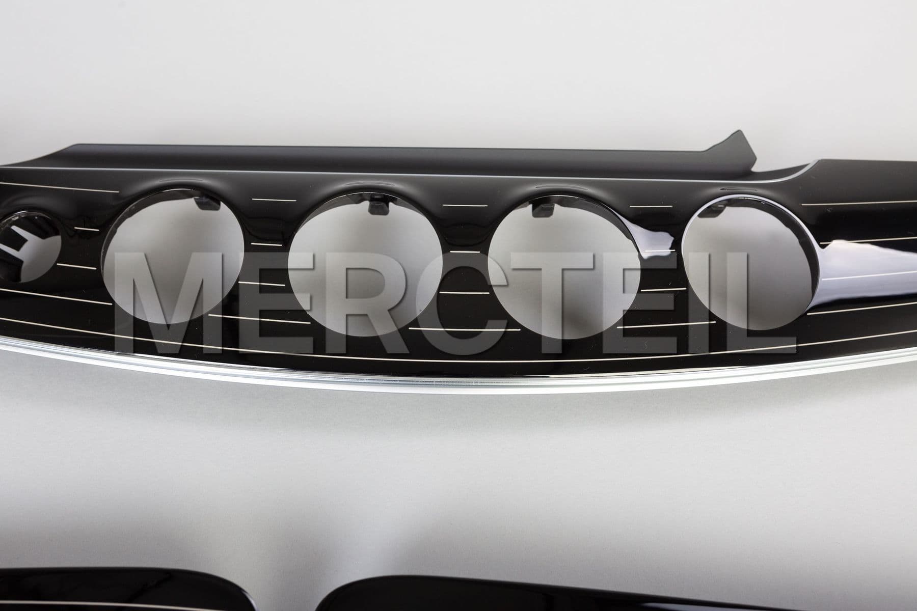 NOS Mercedes-Benz W123 Sill Molding Clips – Original OEM (Set Of 20)