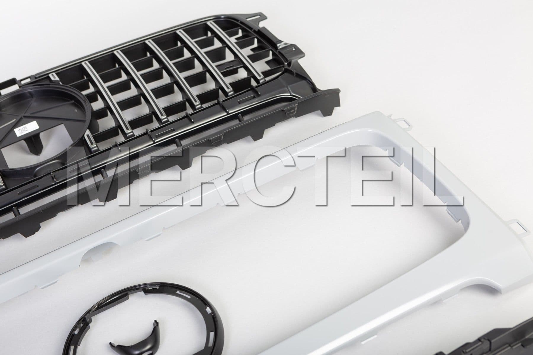 G63 AMG Panamericana Radiator Grill Genuine Mercedes AMG (part number: 
A46388852009999)