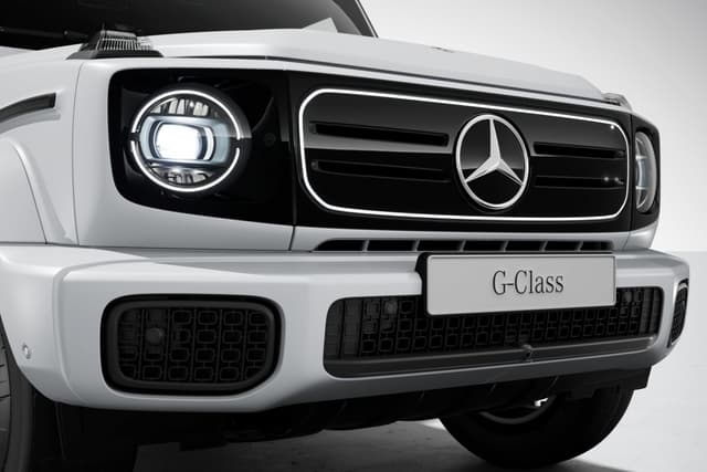 G Class EQ Black Panel Radiator Grille