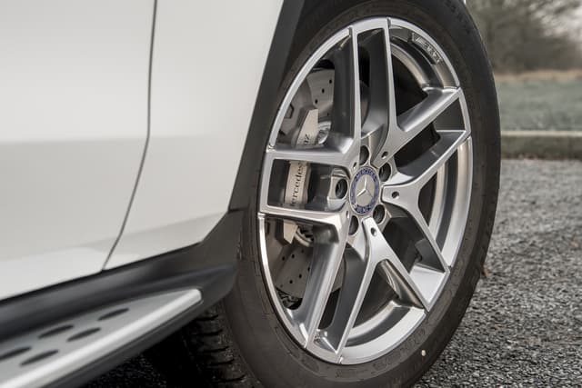 GLC-Class  / GLC Coupe AMG Alloy Wheel Set 5 Twin Spoke Design 253 Genuine Mercedes-AMG (Part number: A25340118007X21)