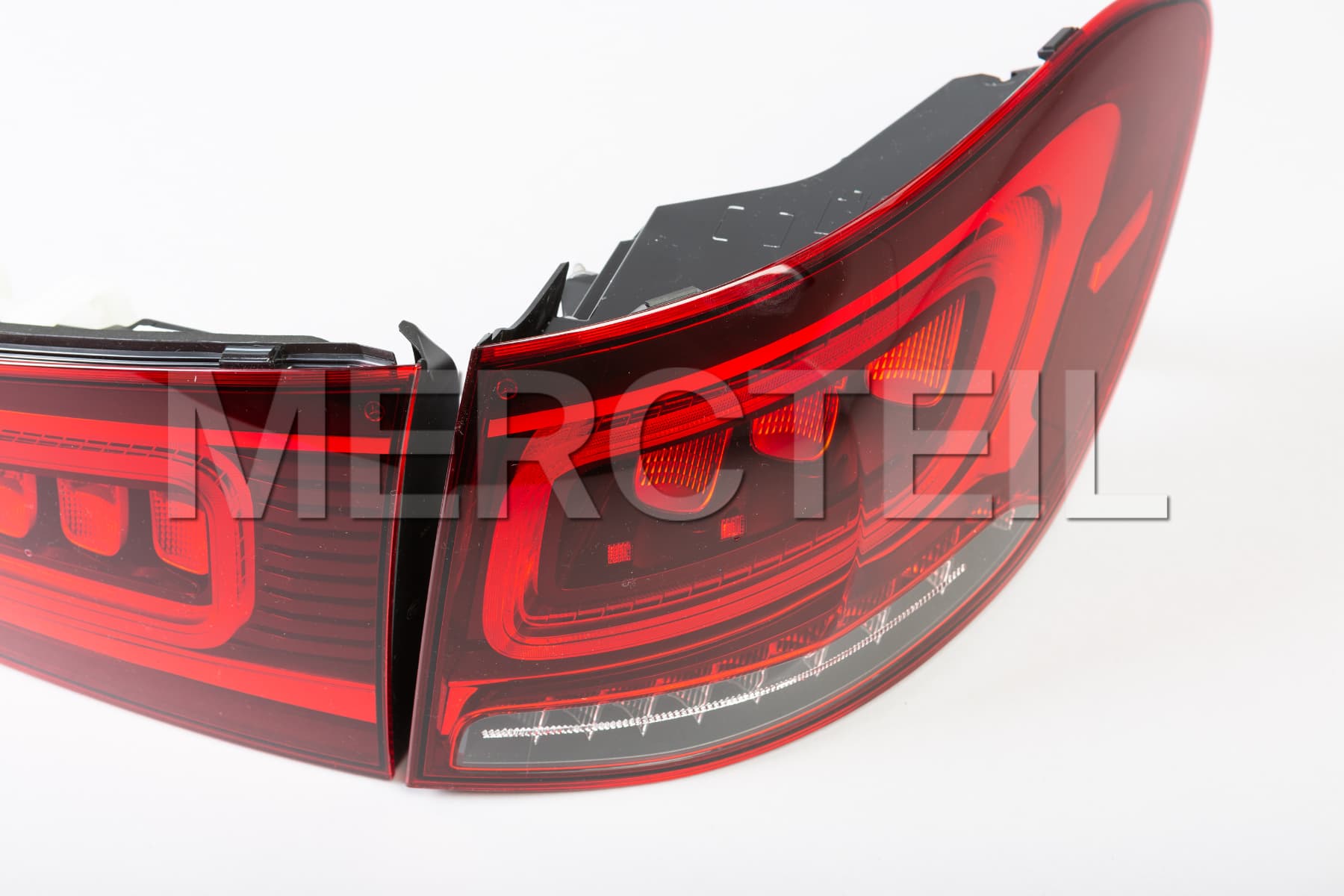 GLC Class SUV Facelift Tail Lamps X253 Genuine Mercedes Benz (Part number: A2539060502)