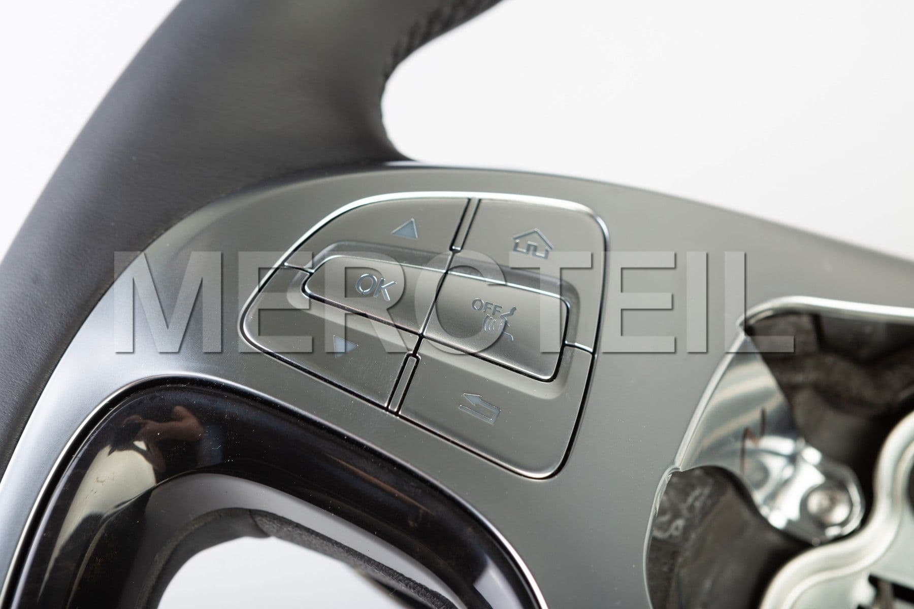Leather Black Steering Wheel With Poplar Trims for S-Class (part number: 	
A00246015039E38)