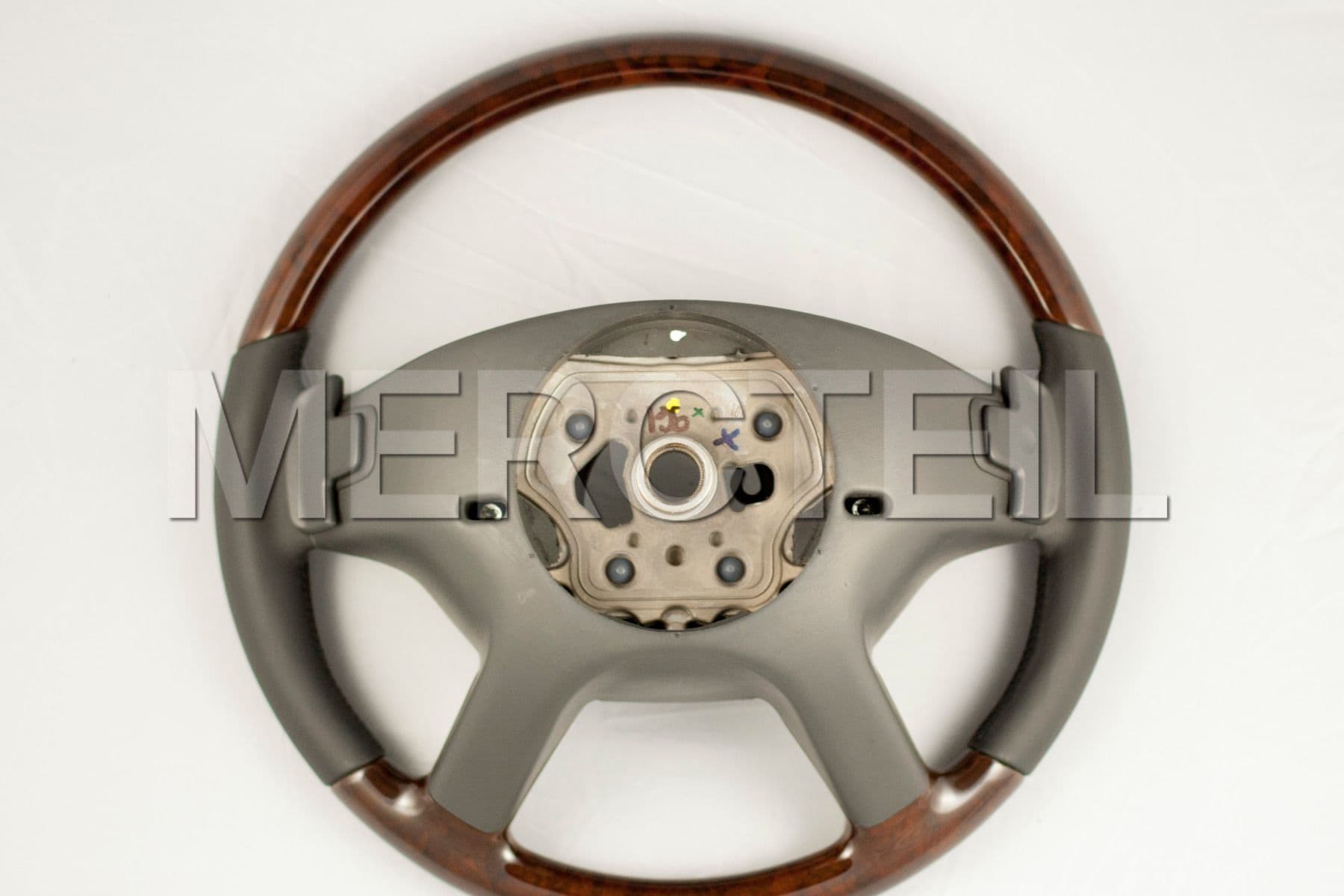 Leather Steering Wheel With Walnut Veneer for S-Class & CL-Class (part number: A22146030039E38)