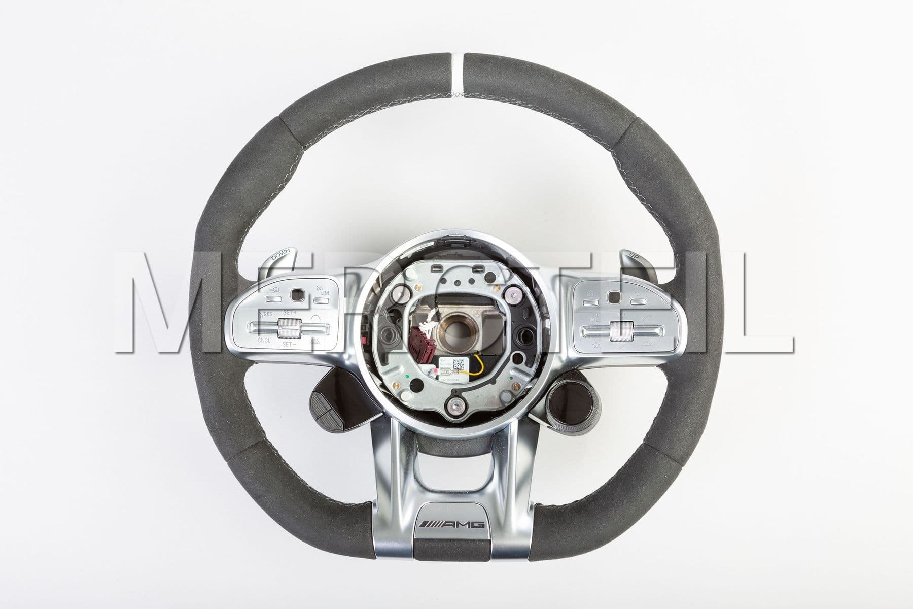 MA000460881311B81 MERCEDES-BENZ AMG STEERING WHEEL +U88, -233 ALCANTARA  WHITE LIN