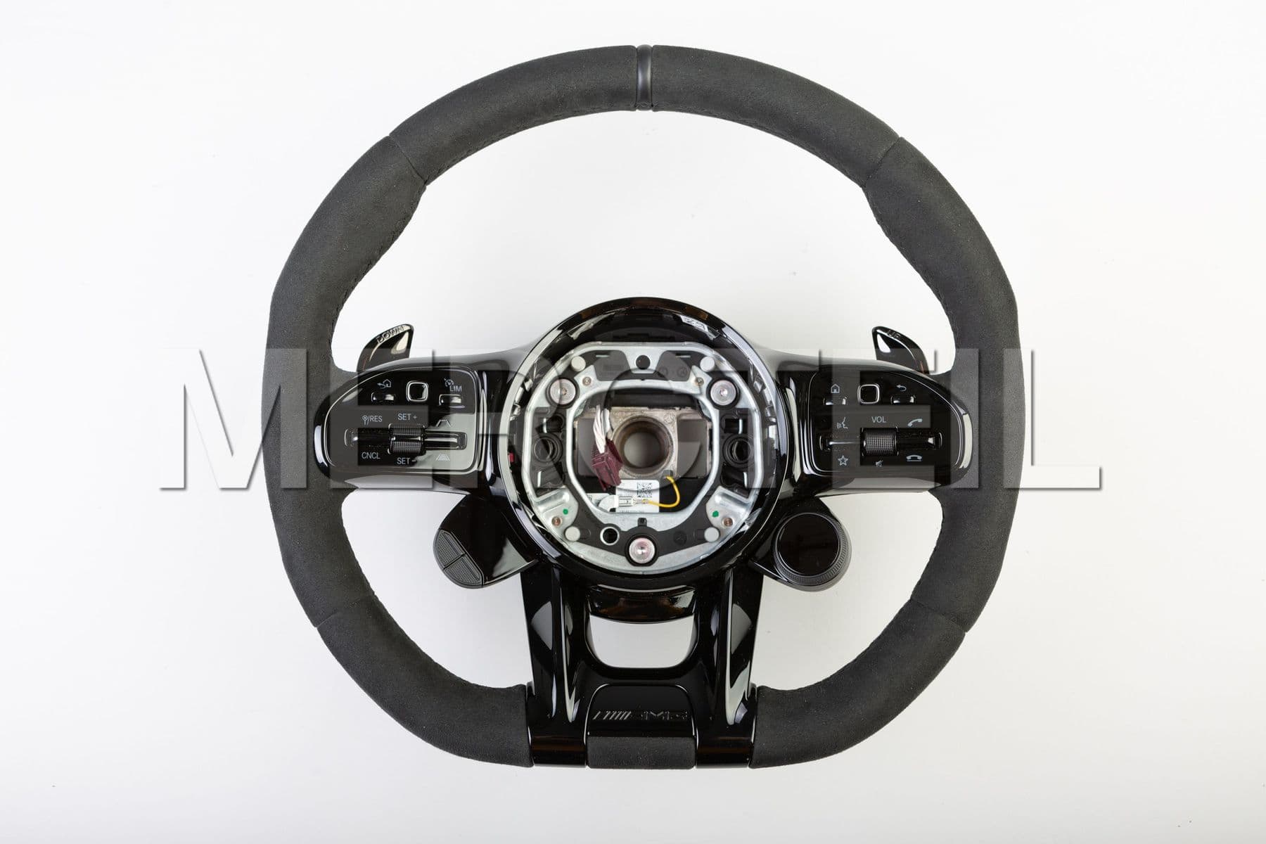 MA00046098089E38 MERCEDES-BENZ AMG LENKRAD + U88, +239, +476 ALCANTARA BLACK