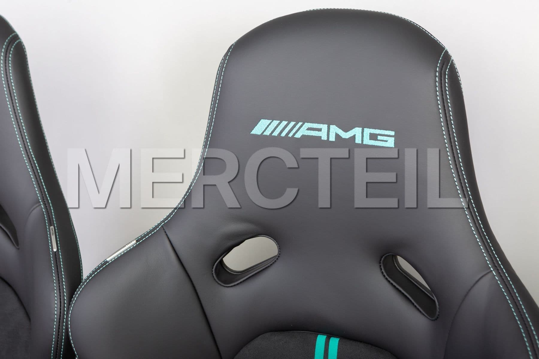 MC19768005 MERCEDES-BENZ SLS AMG CARBON SEATS, L-STEERING, GREEN STITCHING