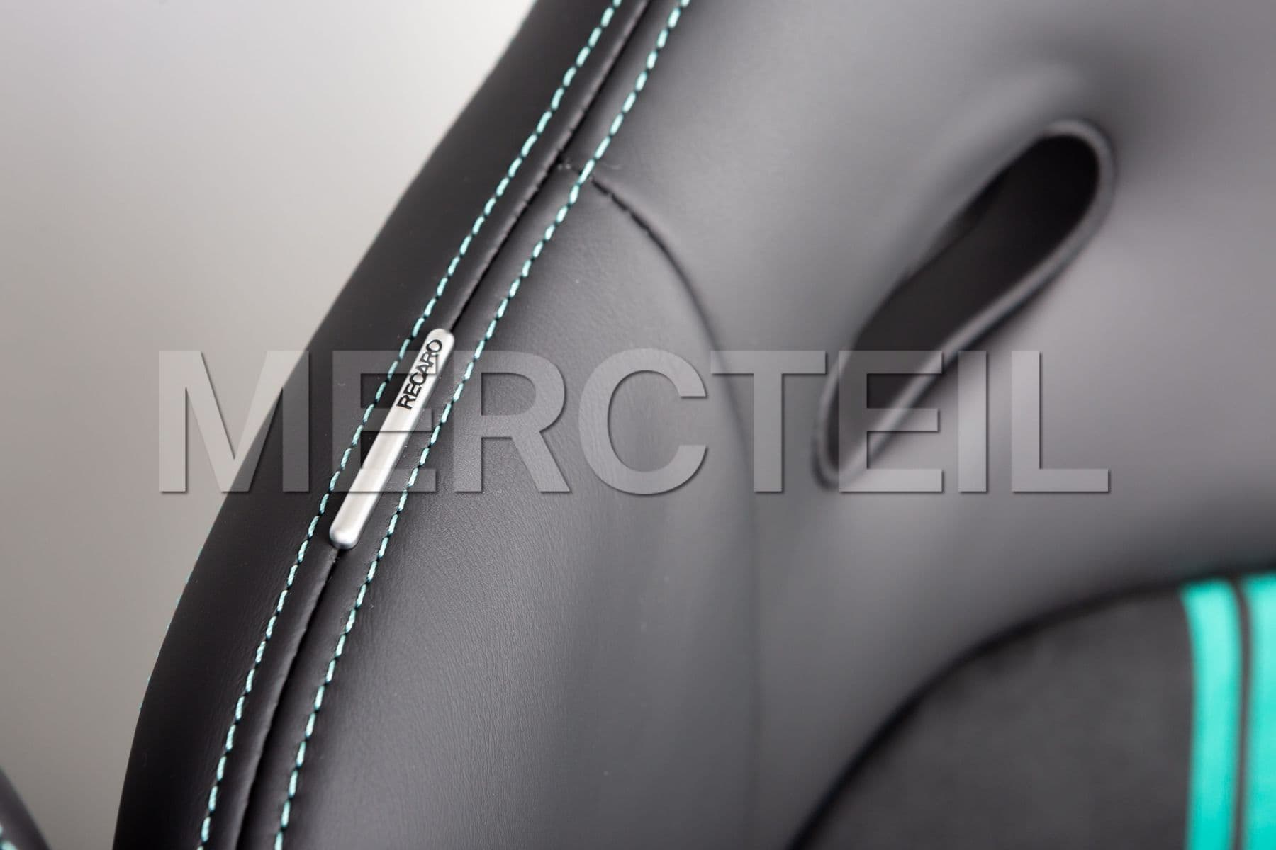 MC19768005 MERCEDES-BENZ SLS AMG CARBON SEATS, L-STEERING, GREEN STITCHING