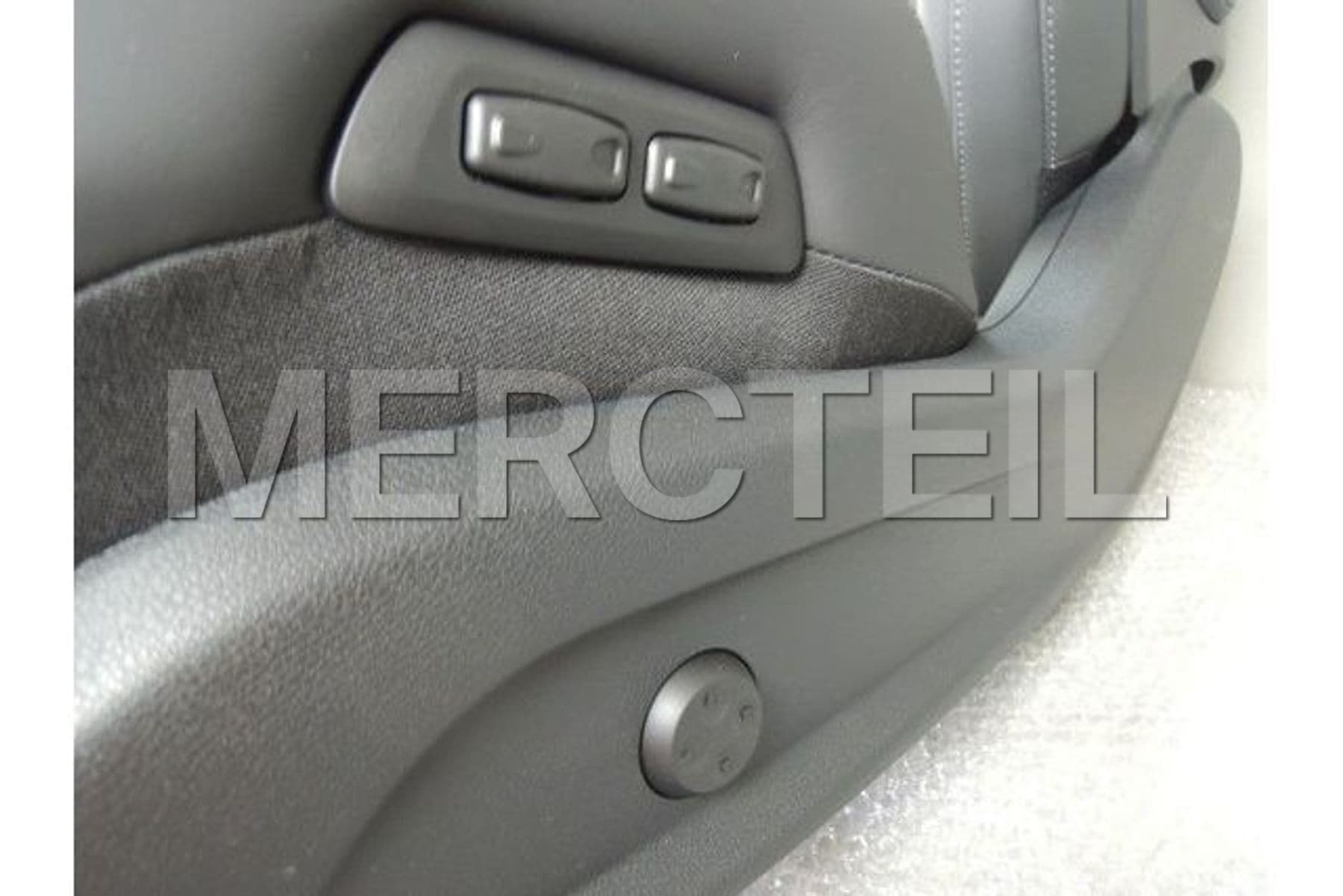 MC20568003 MERCEDES-BENZ AMG Performance Seats, +555, Bl. Leather/WhiteLeatherMid, L-Steering