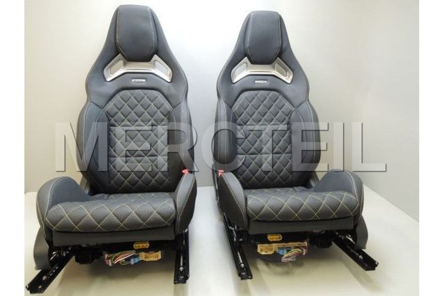 MC20568005 MERCEDES-BENZ AMG Performance Seats, +555, Bl. Leather/Squares/Yellow Lines, L-Steer