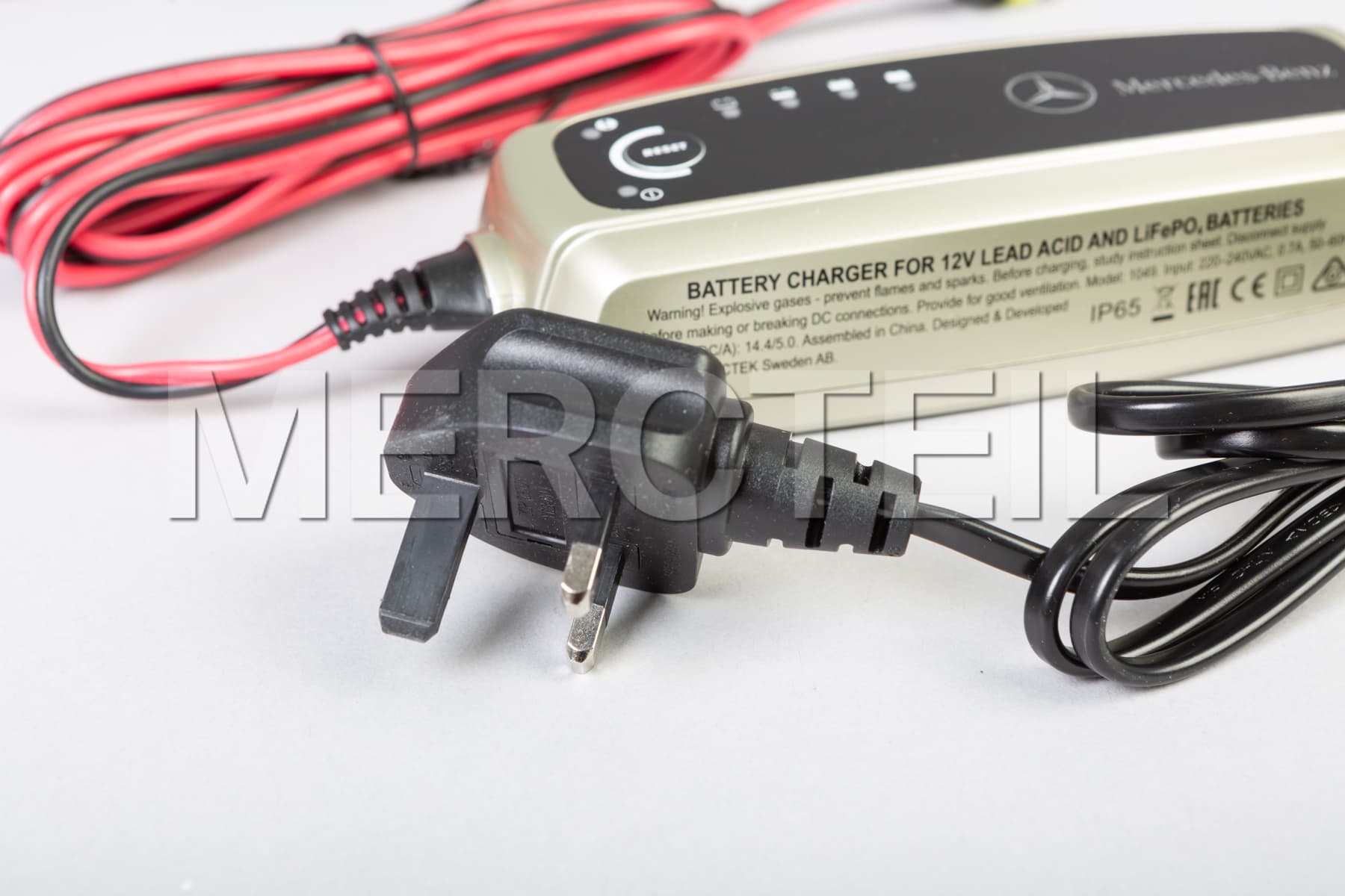 Mercedes Battery Charger Genuine Mercedes Benz Accessories (part number: 	
A0009823321)