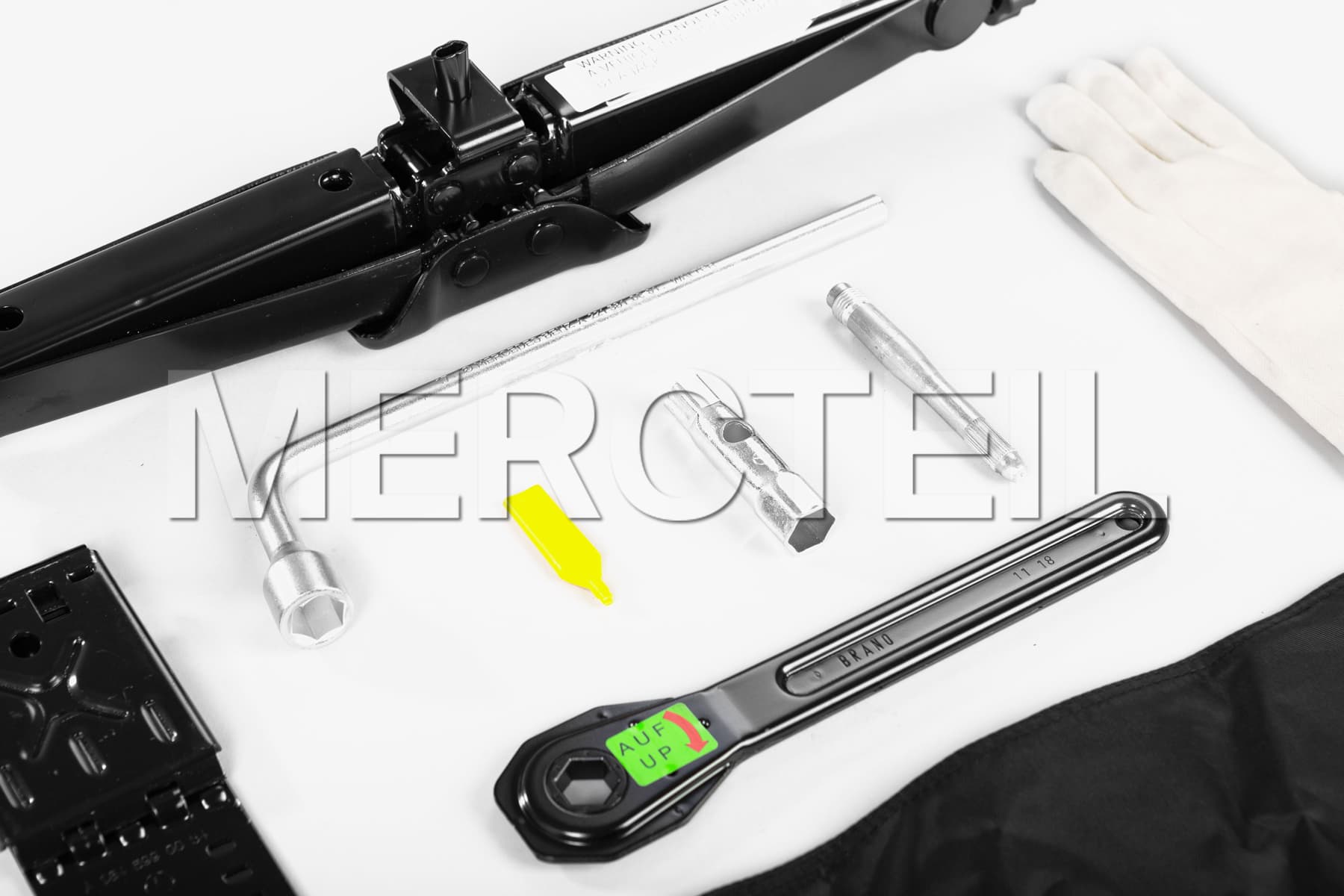 Mercedes Benz Tool Kit (part number: A0008992561)
