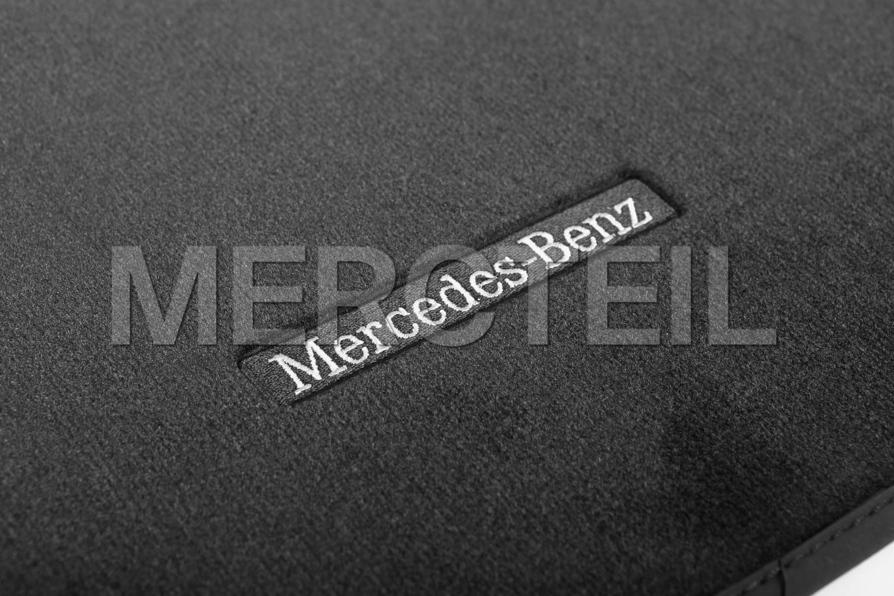 Mercedes C Klasse Fußmatten Klassisch Original Mercedes Benz (Teilenummer: A20568004049J74)