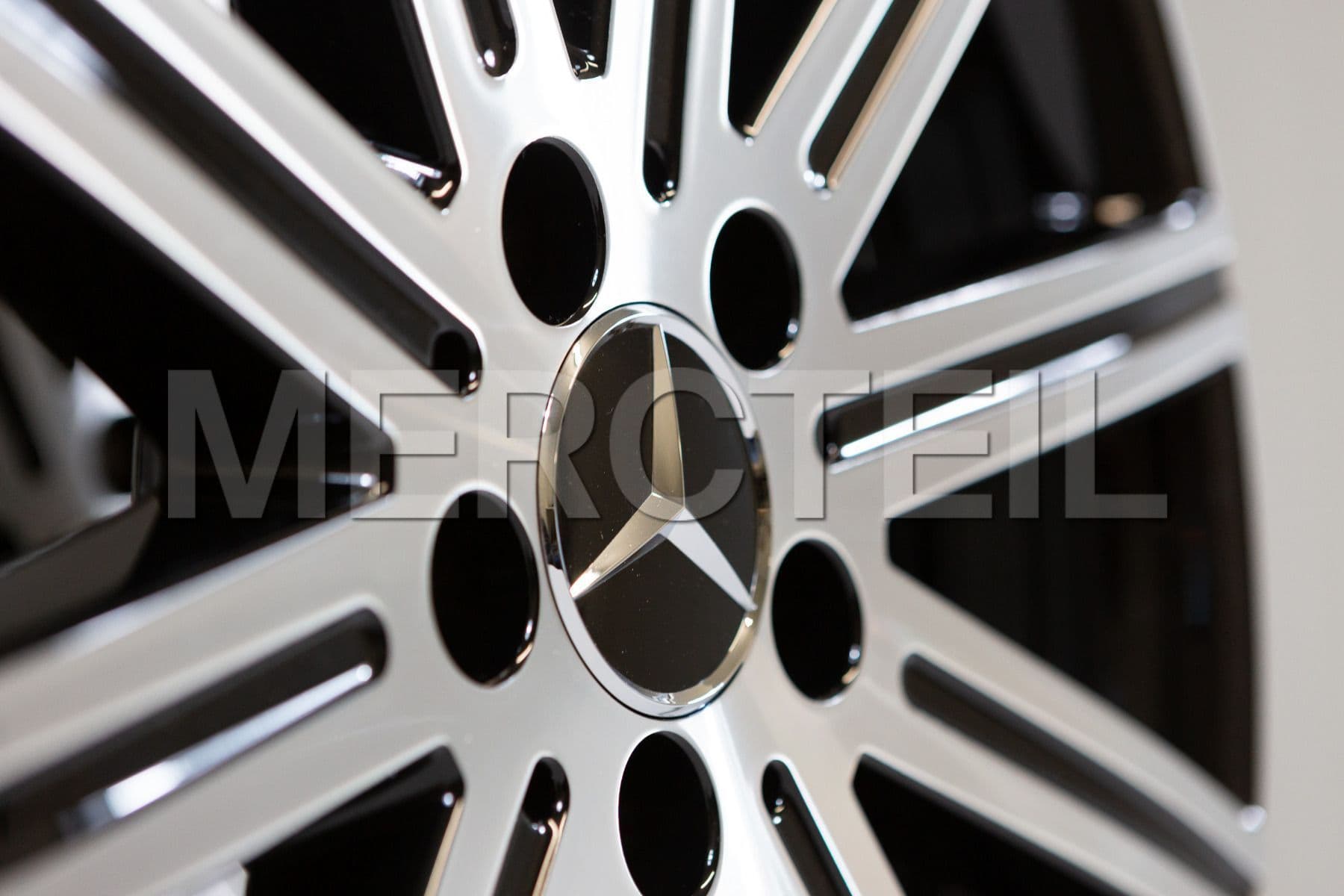 Mercedes V Class Wheels 19 Inch W447 Genuine Mercedes Benz (part number: A44740156007X23)