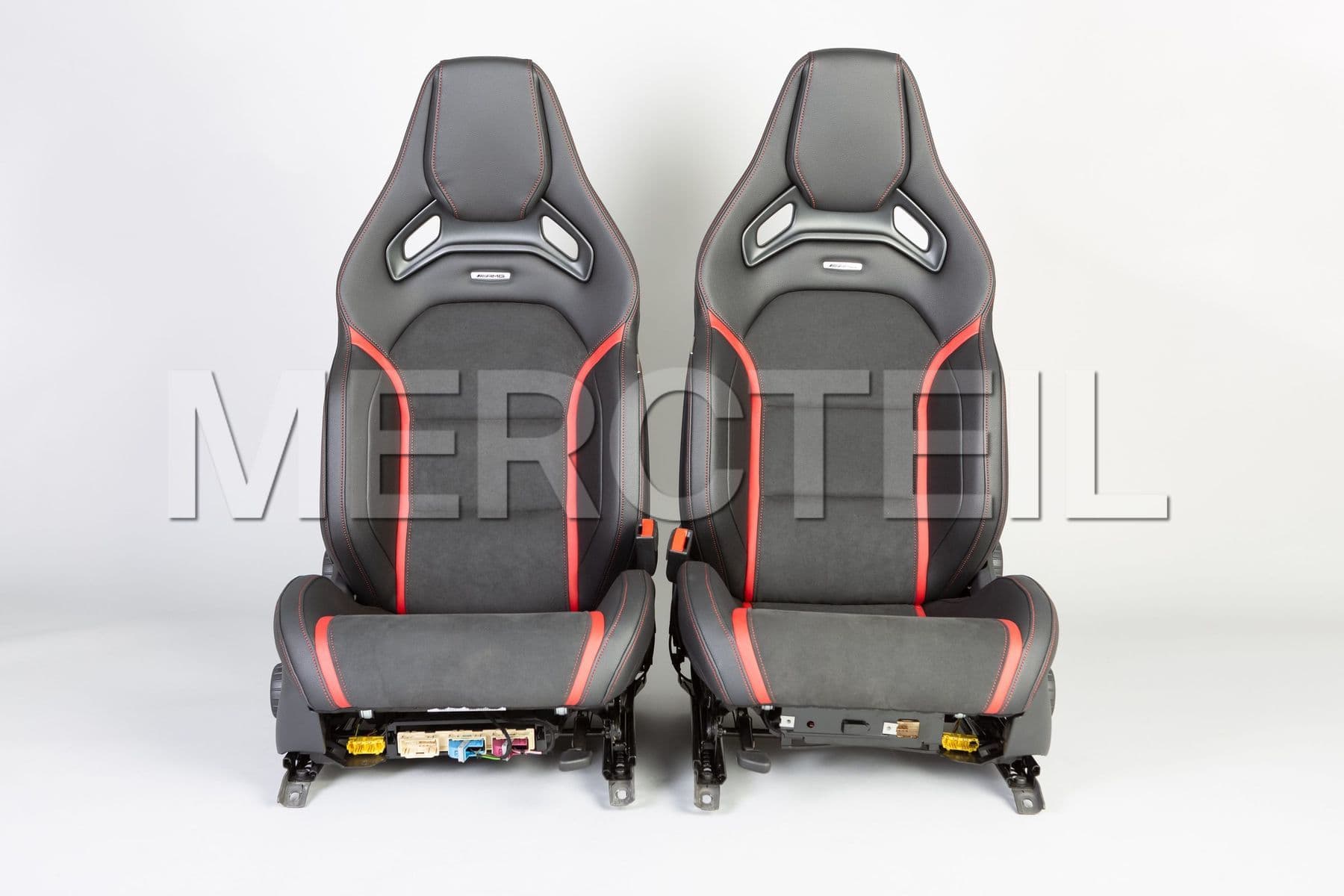 Kaufen Sie das Ersatzteil Mercedes-Benz MW17668009 amg mechanic 