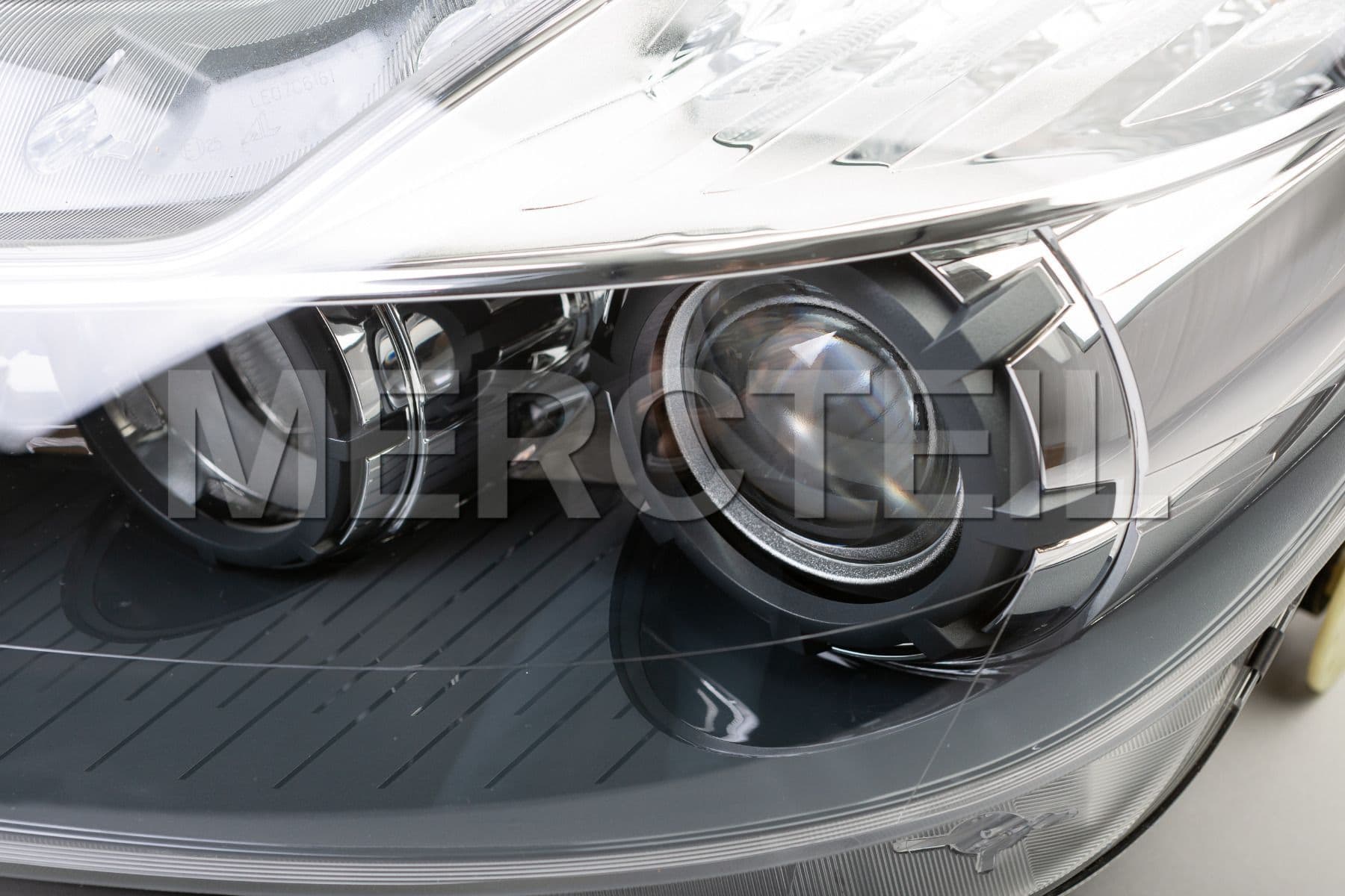 SL Class Facelift Xenon Headlights R230 Genuine Mercedes Benz (part number: A2308204659)